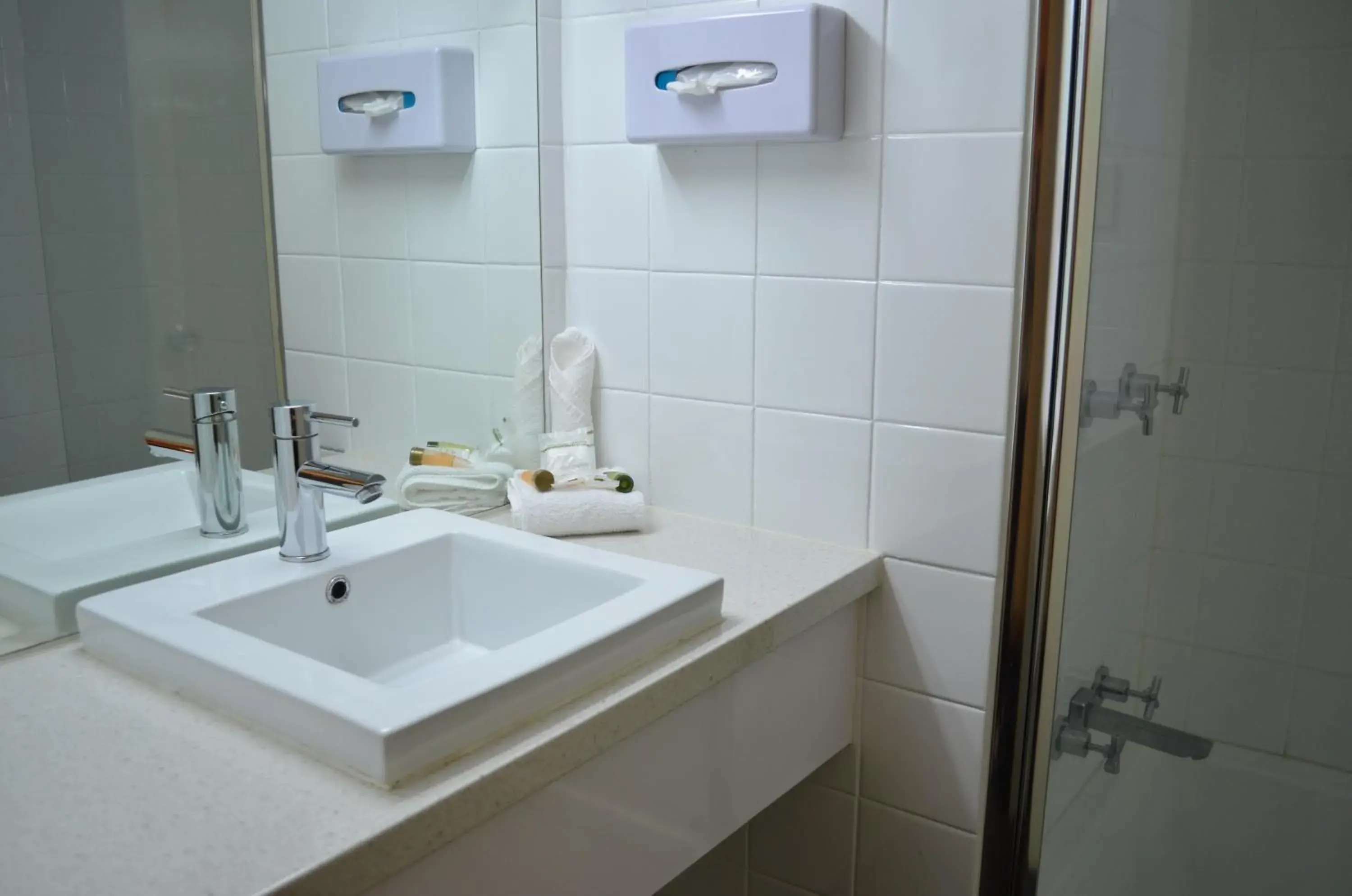 Deluxe Queen Room in Airport Motel Brisbane Deluxe Queen Room in Airport Motel Brisbane