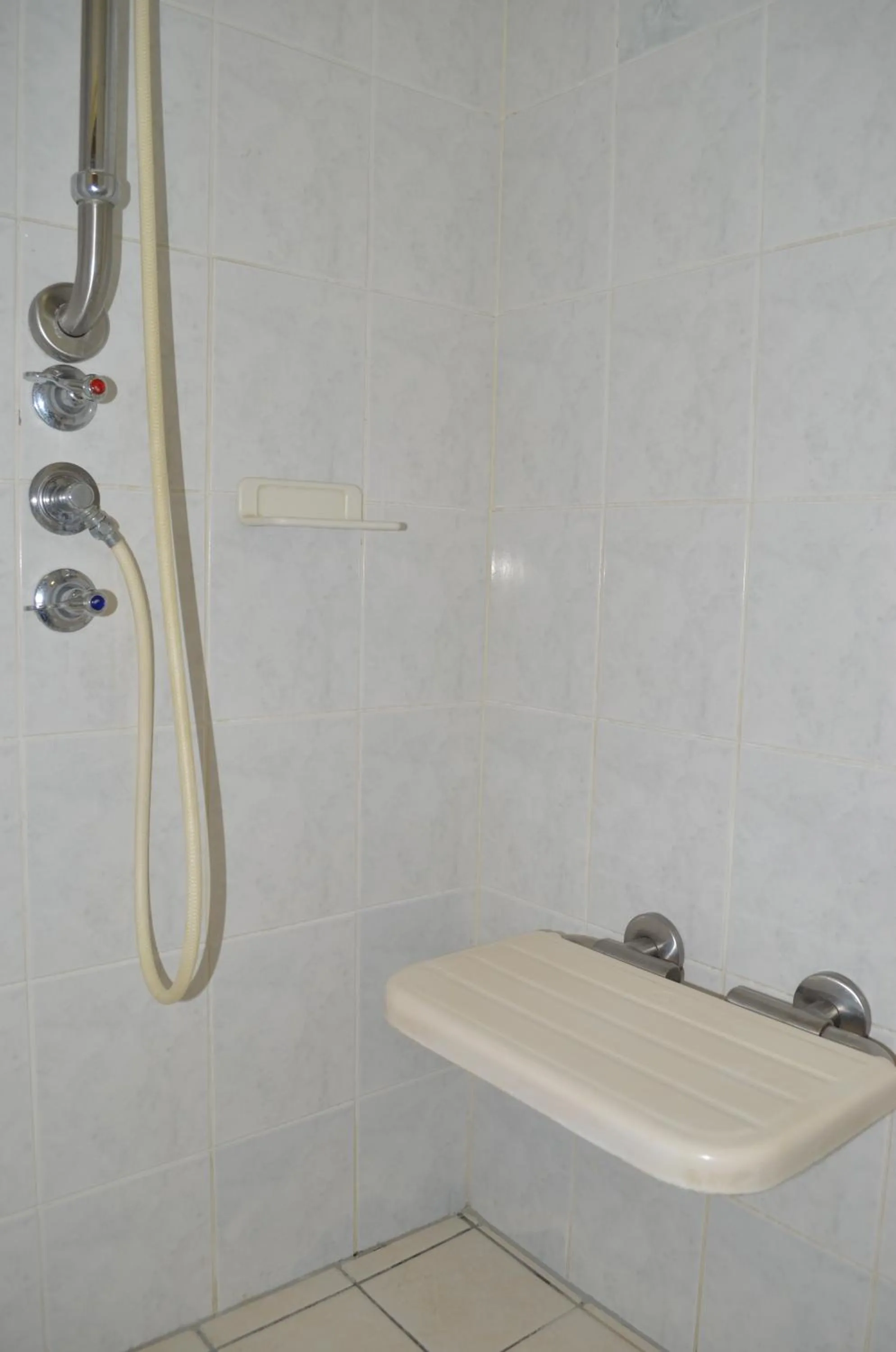 Bathroom in Airport Motel Brisbane