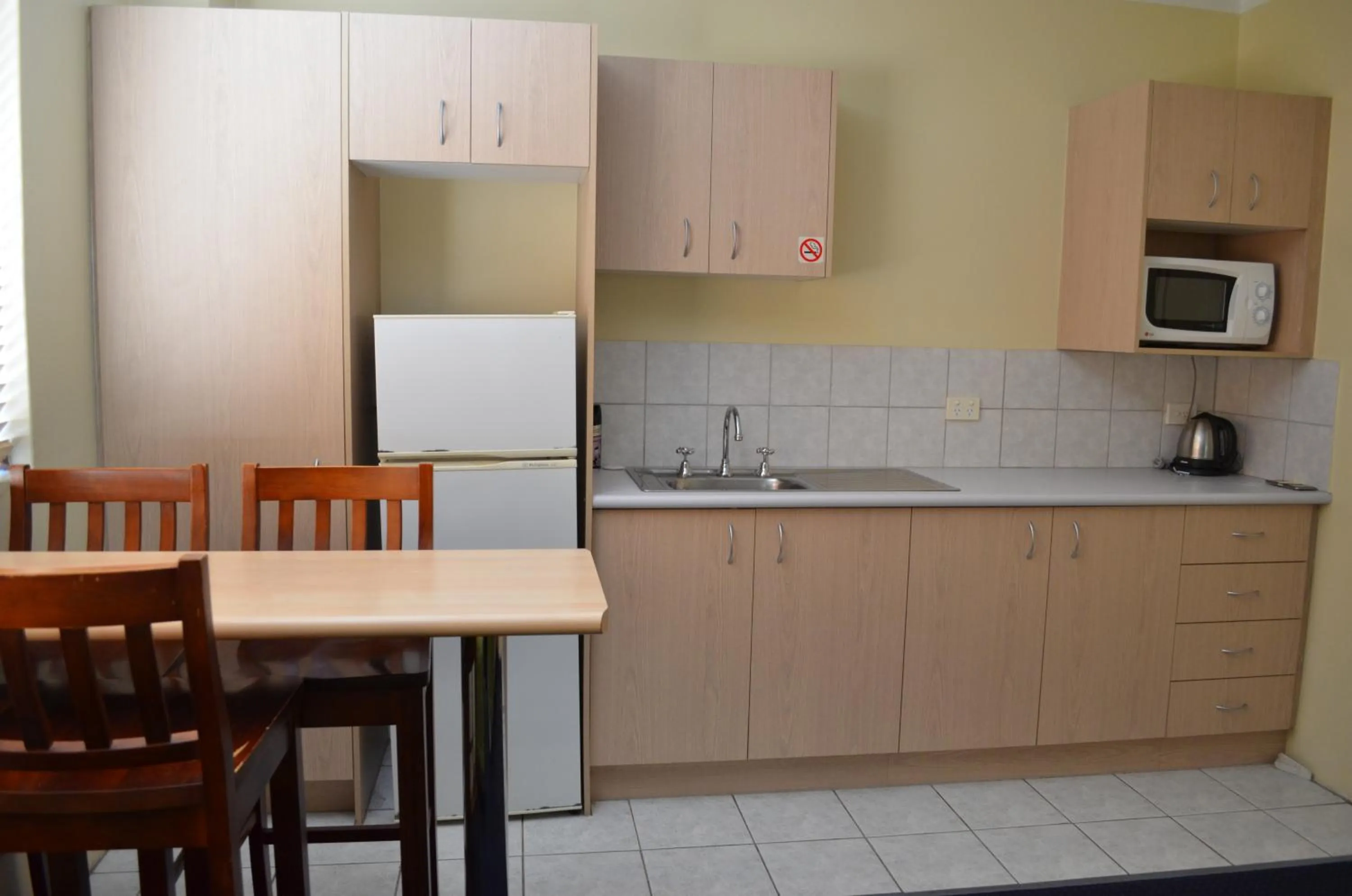 Kitchen or kitchenette in Airport Motel Brisbane