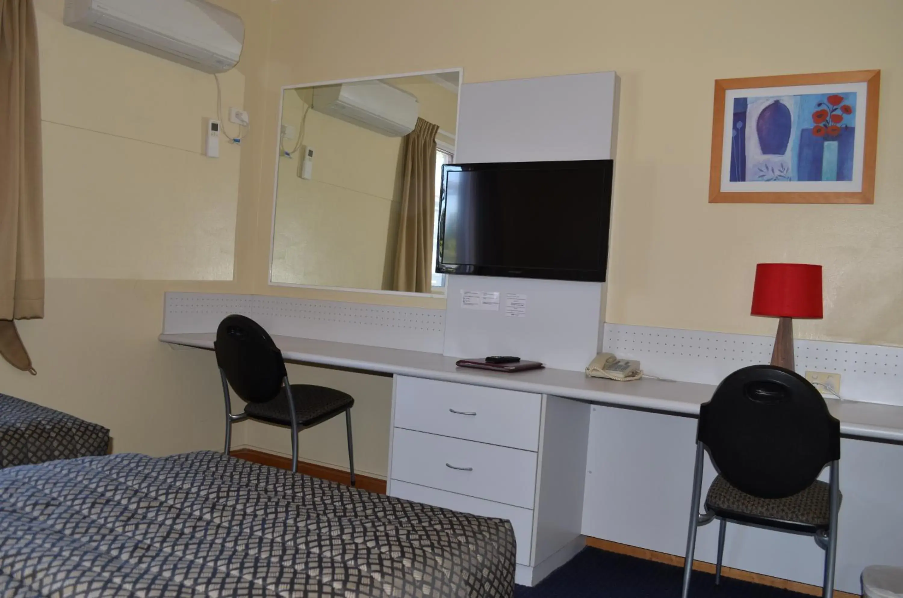 Deluxe Triple Room in Airport Motel Brisbane Deluxe Triple Room in Airport Motel Brisbane