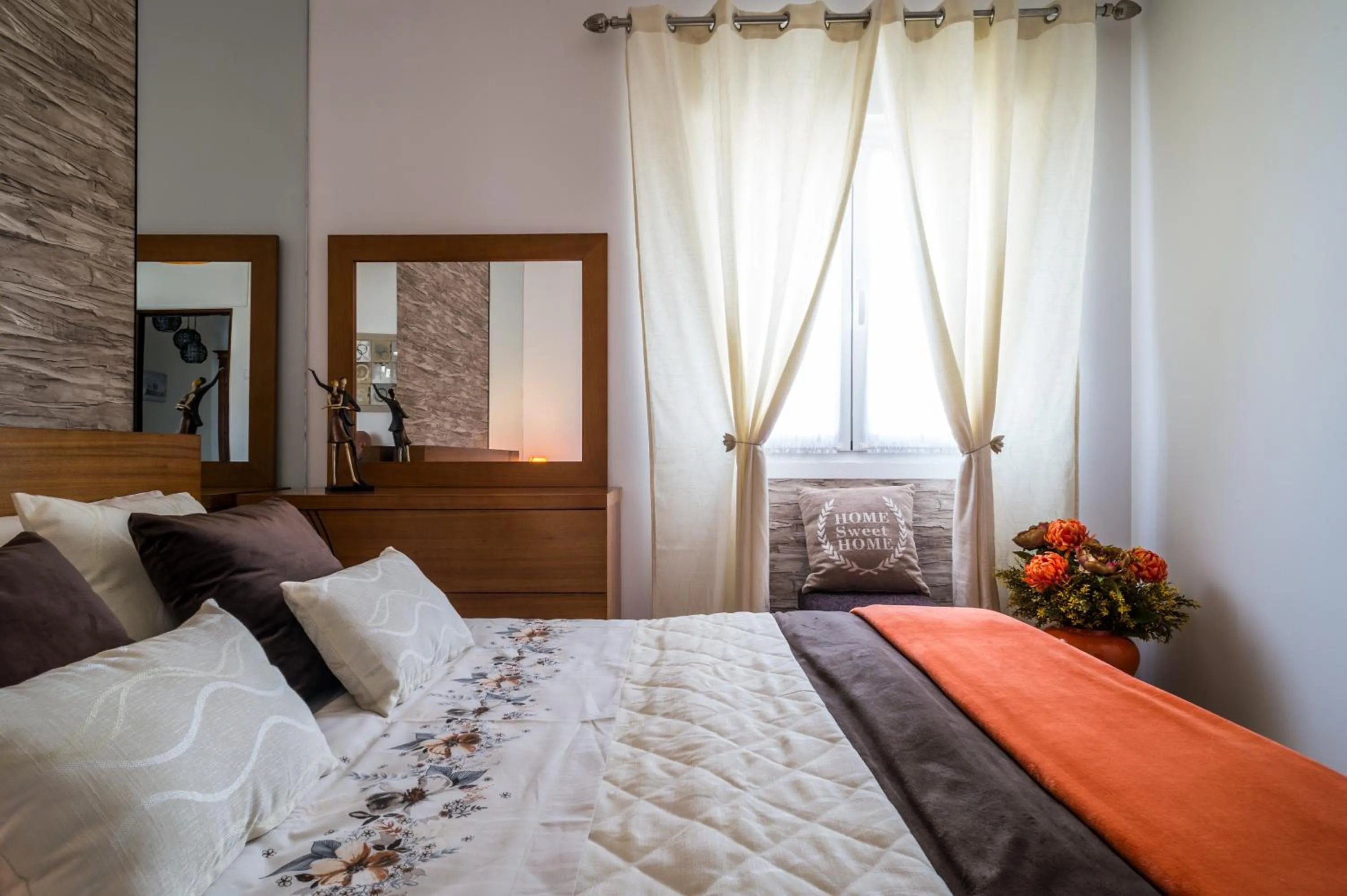Bedroom, Bed in Dream city home 2