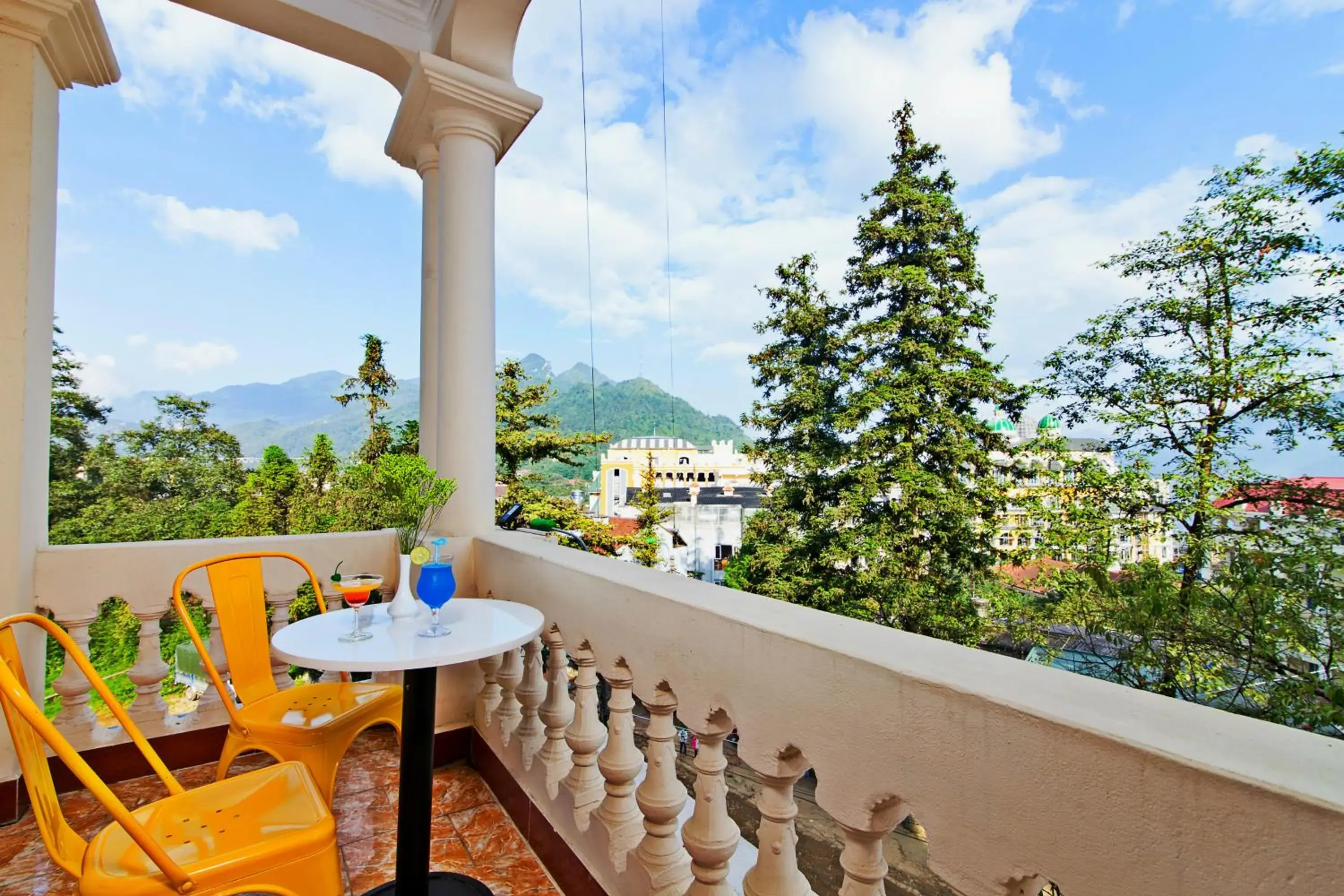 Facade/entrance in Lacasa Sapa Hotel Facade/entrance in Lacasa Sapa Hotel