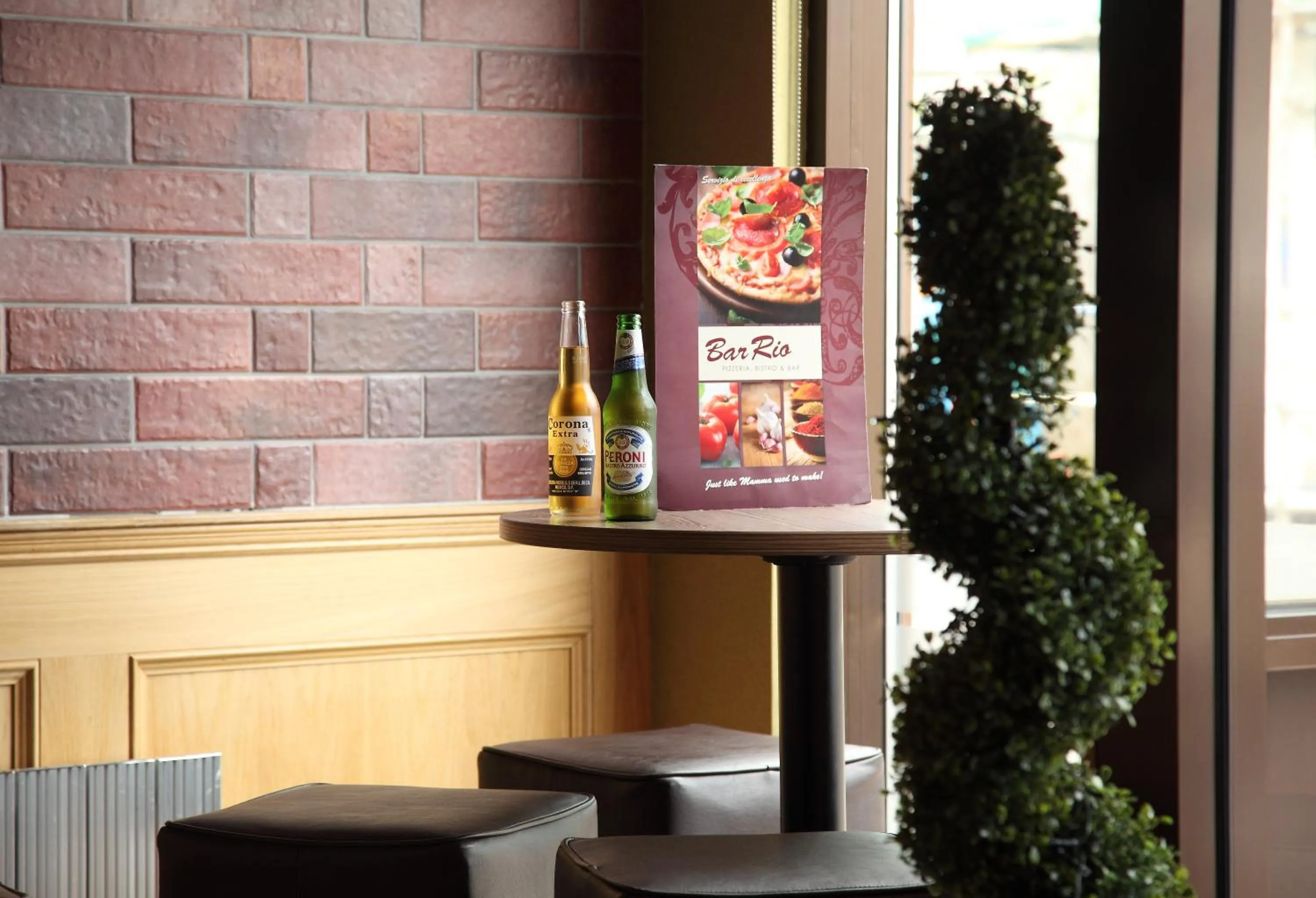 Restaurant/places to eat in Columba Hotel