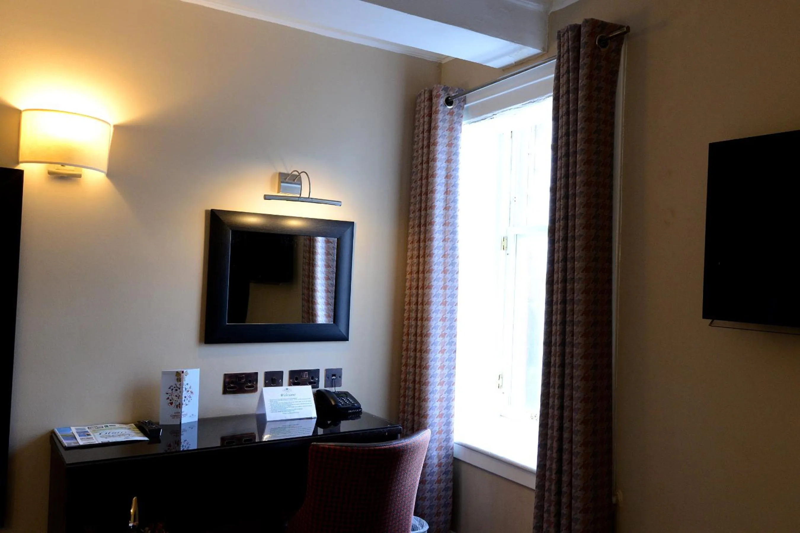 hair dresser in Columba Hotel