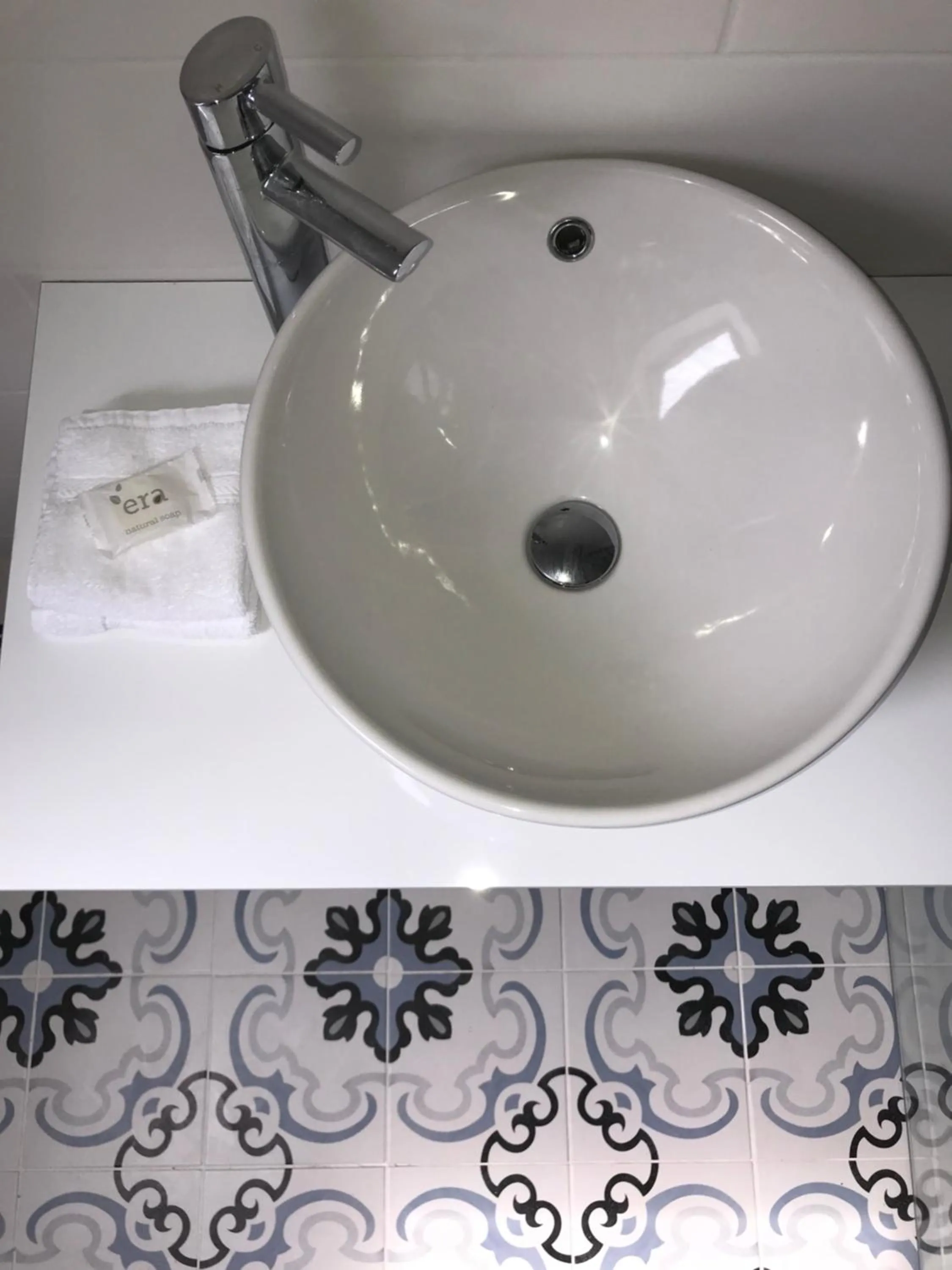 Bathroom in The Cottages at Crouchers Orchards