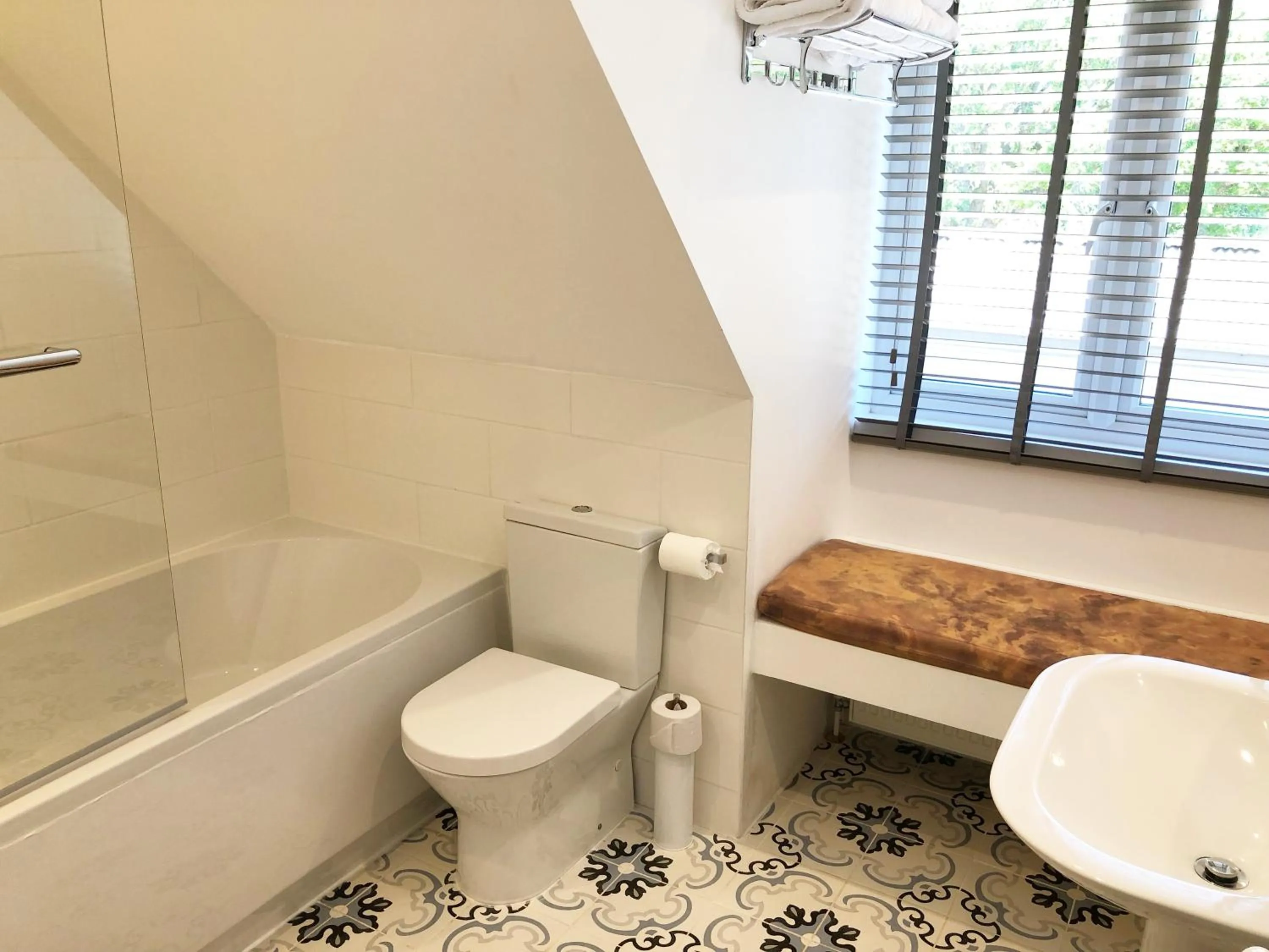 Bathroom in The Cottages at Crouchers Orchards