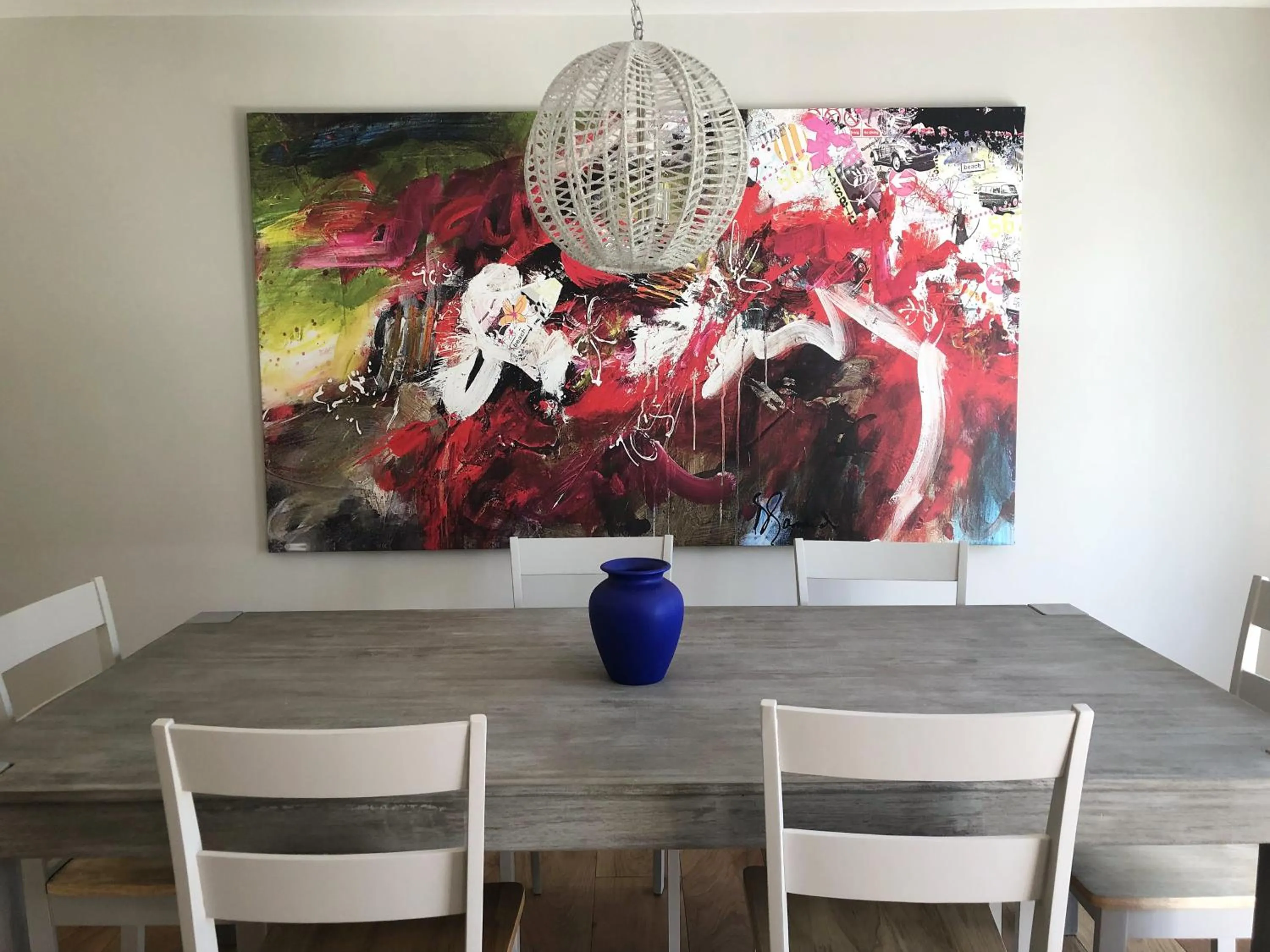 Dining area in The Cottages at Crouchers Orchards