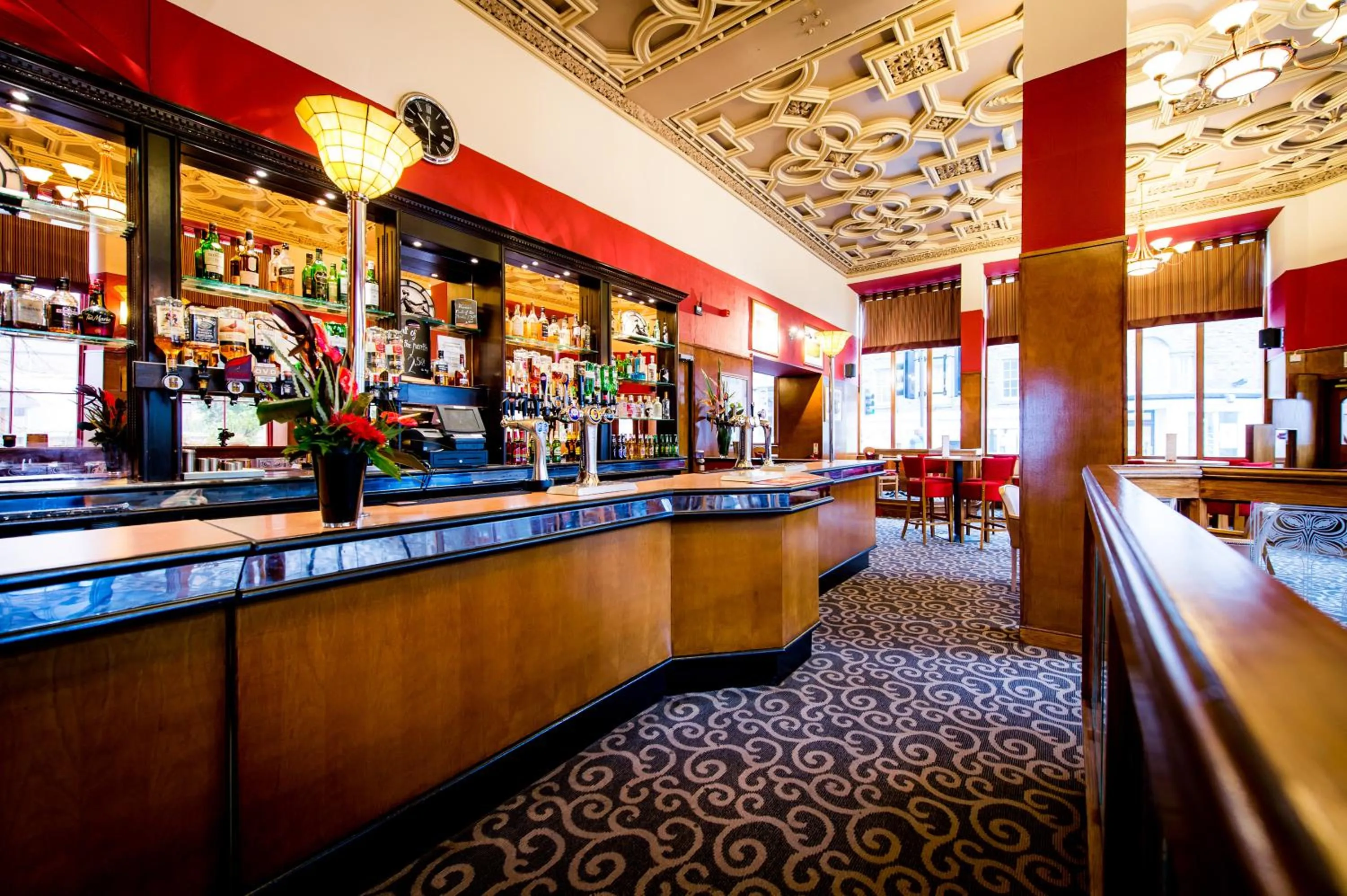 Lounge or bar in Best Western Queens Hotel