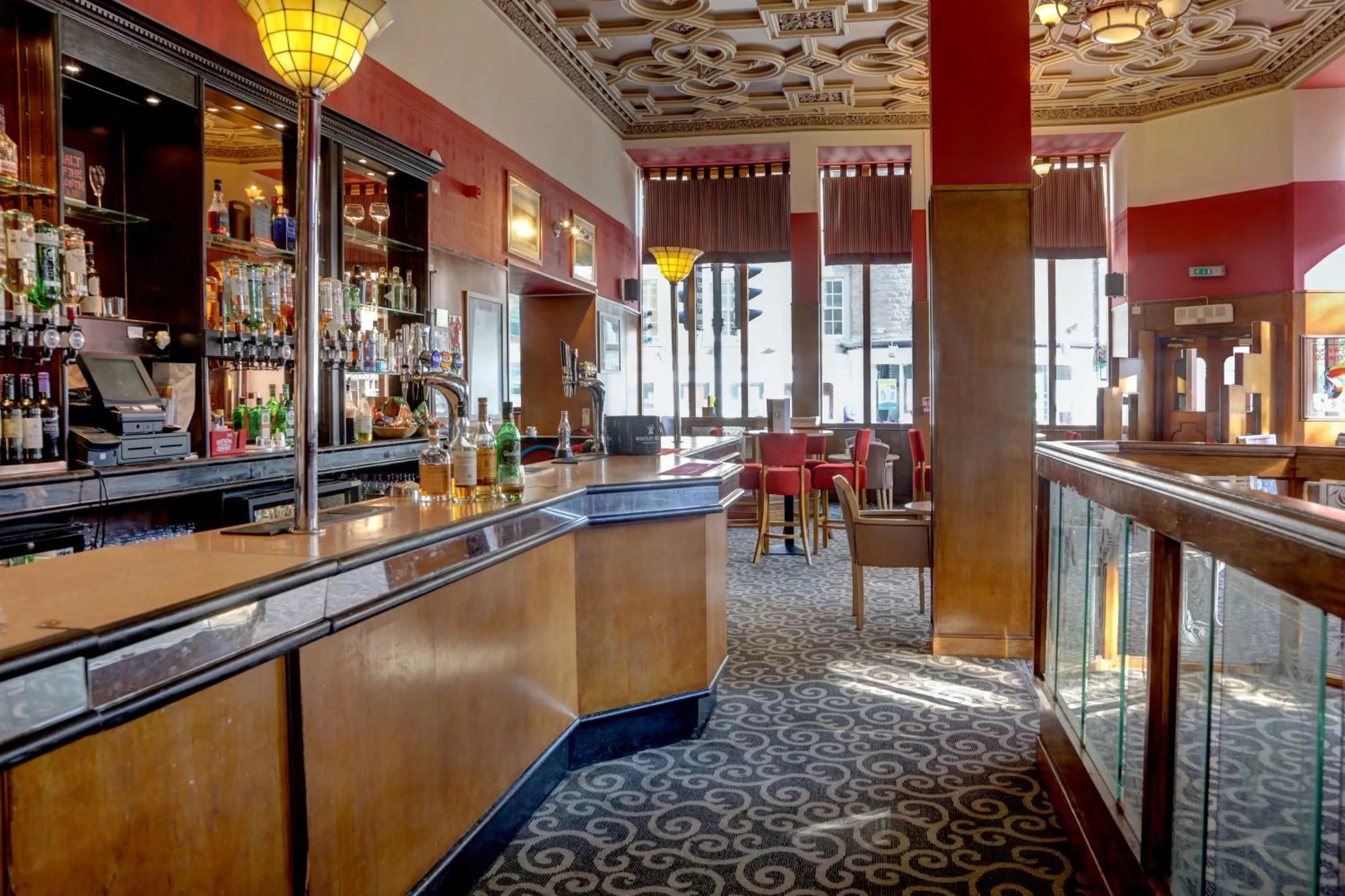 Lounge or bar in Best Western Queens Hotel