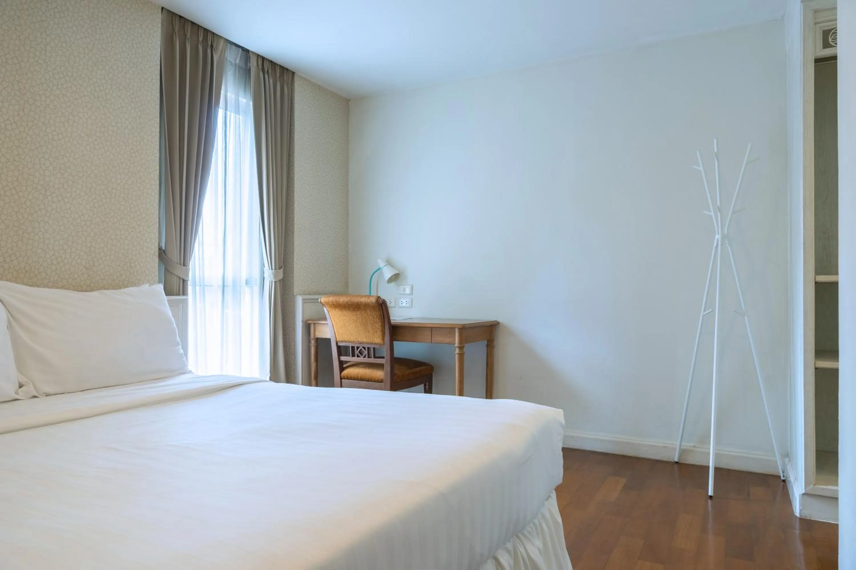 Bedroom, Bed in Sabai Sathorn Service Apartment