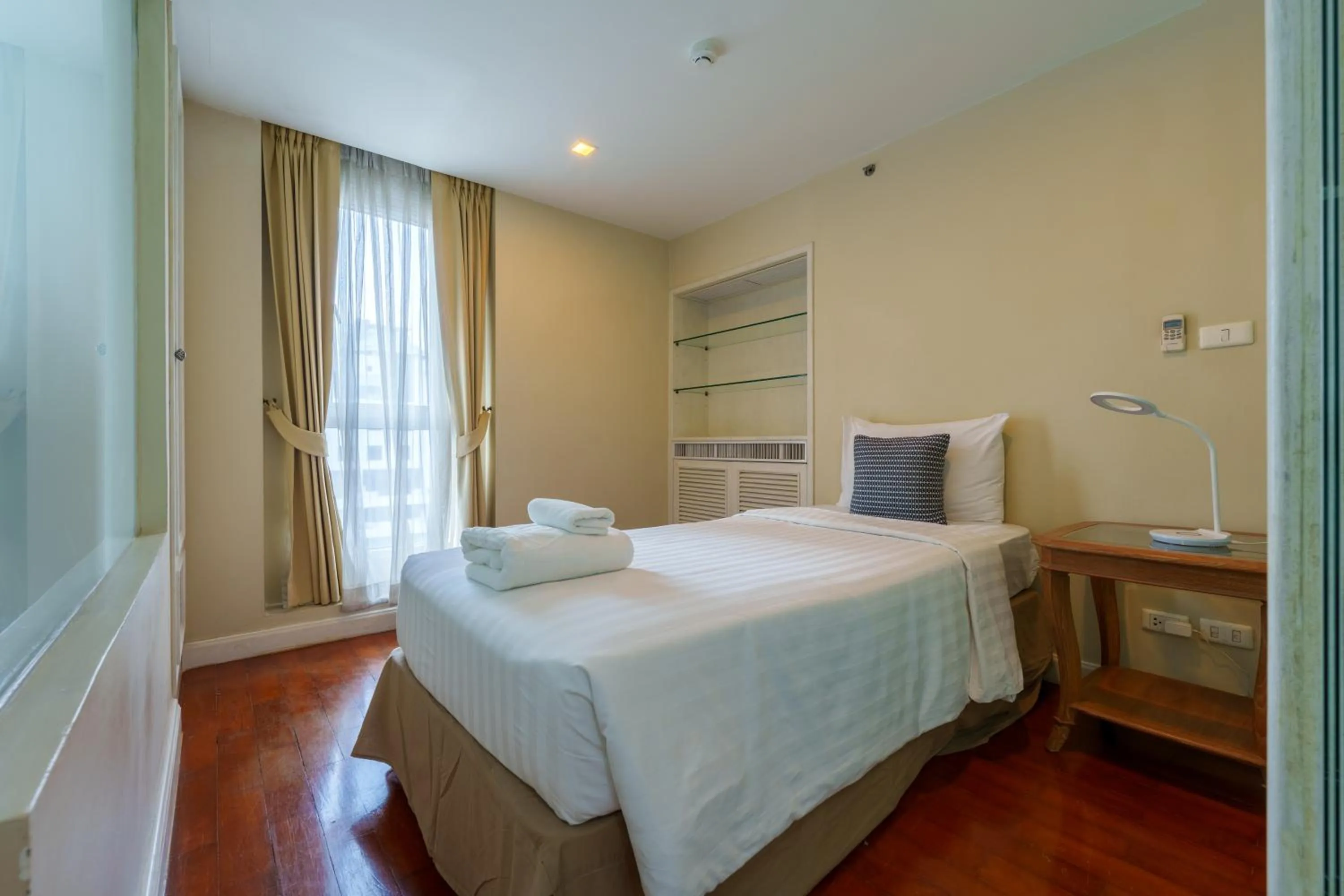 Bed in Sabai Sathorn Service Apartment