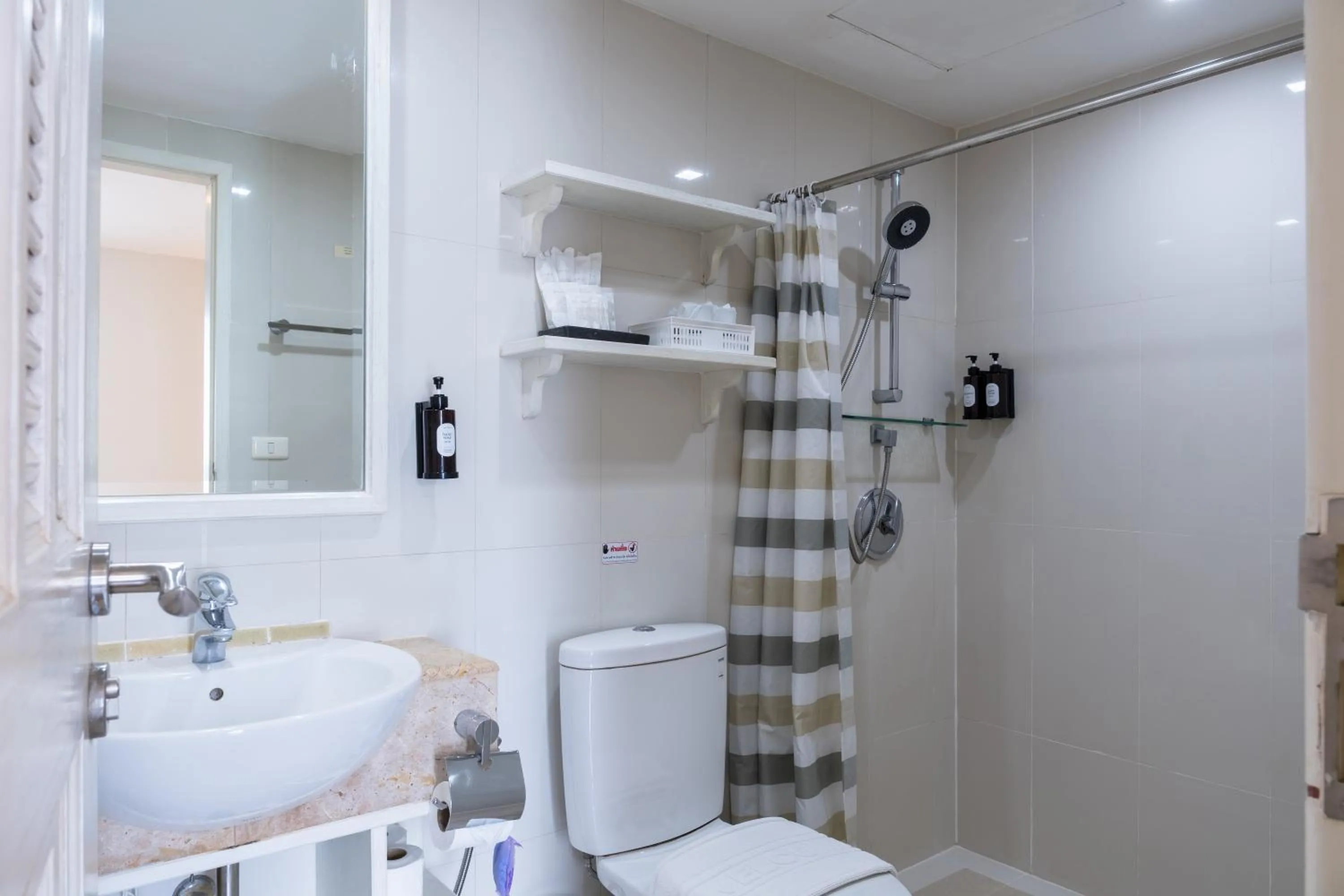 Shower in Sabai Sathorn Service Apartment