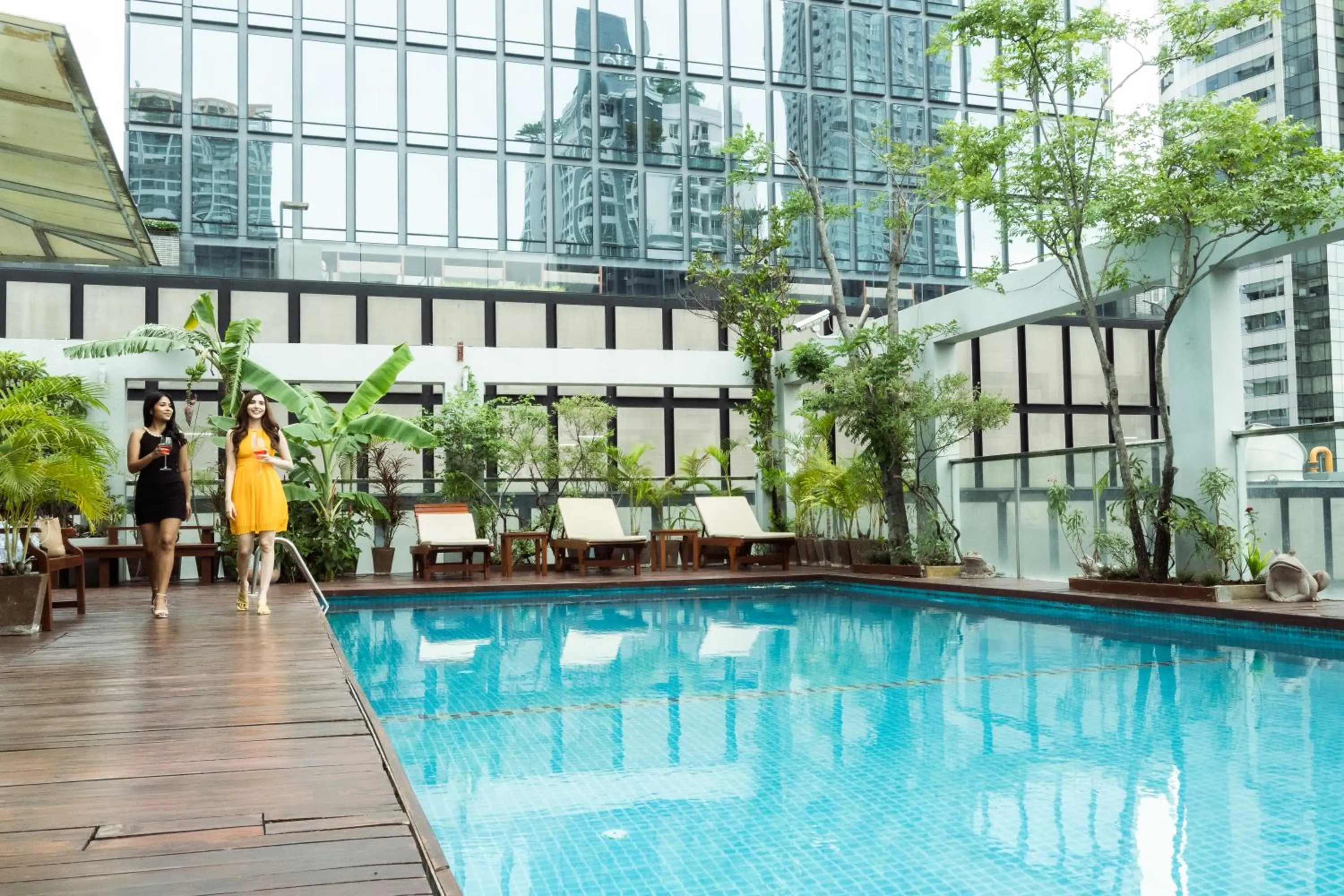 Swimming pool in Sabai Sathorn Service Apartment