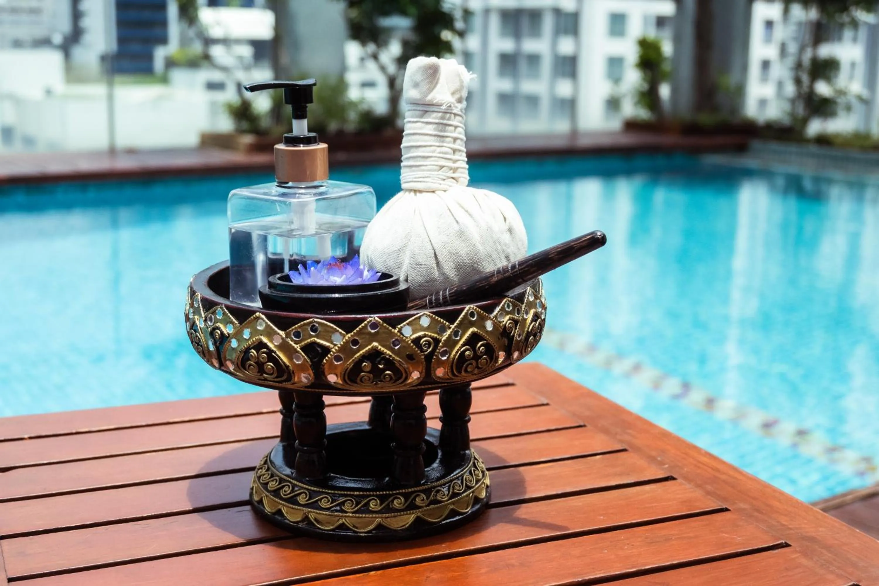 Massage in Sabai Sathorn Service Apartment