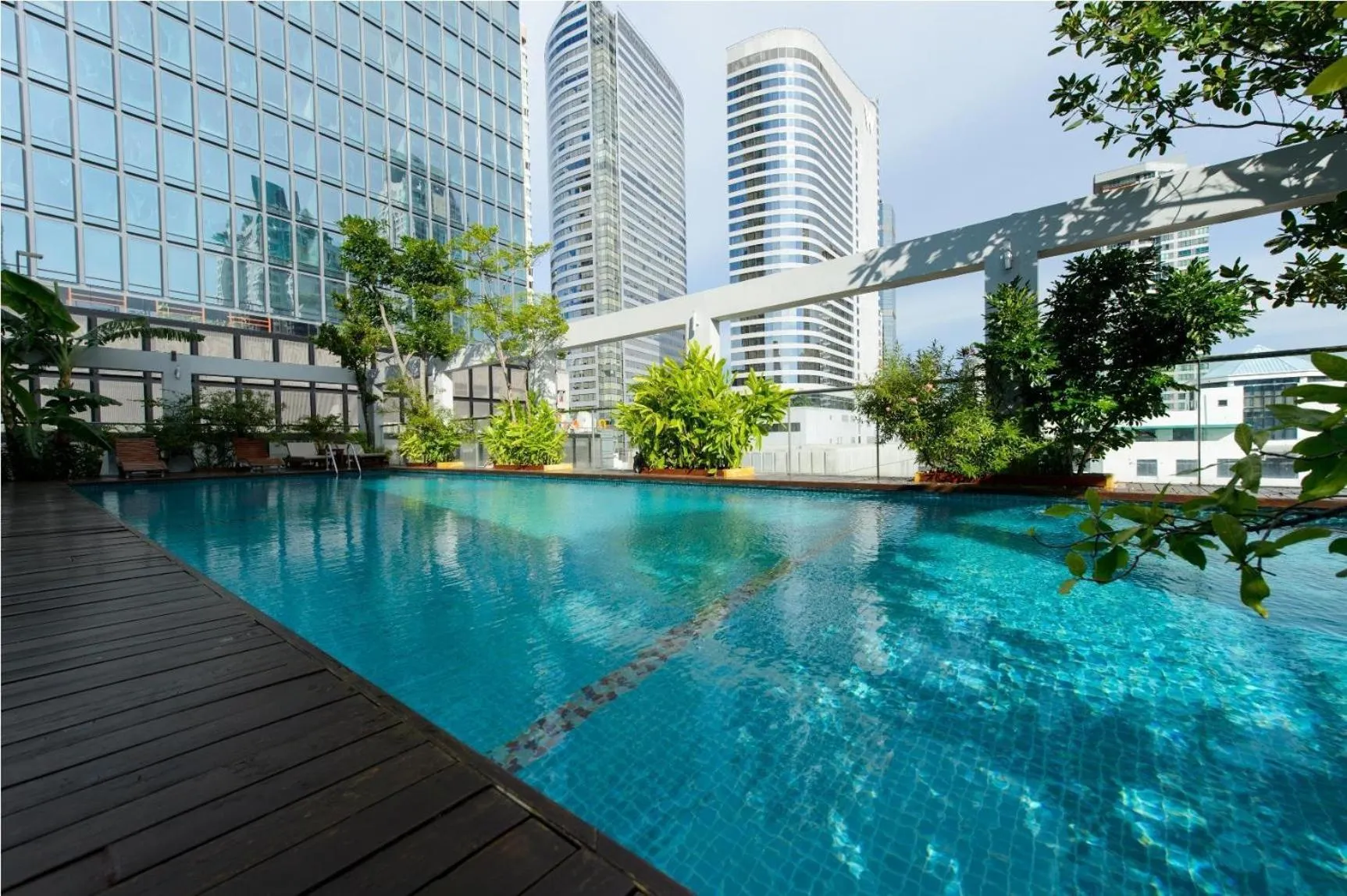 Pool view in Sabai Sathorn Service Apartment