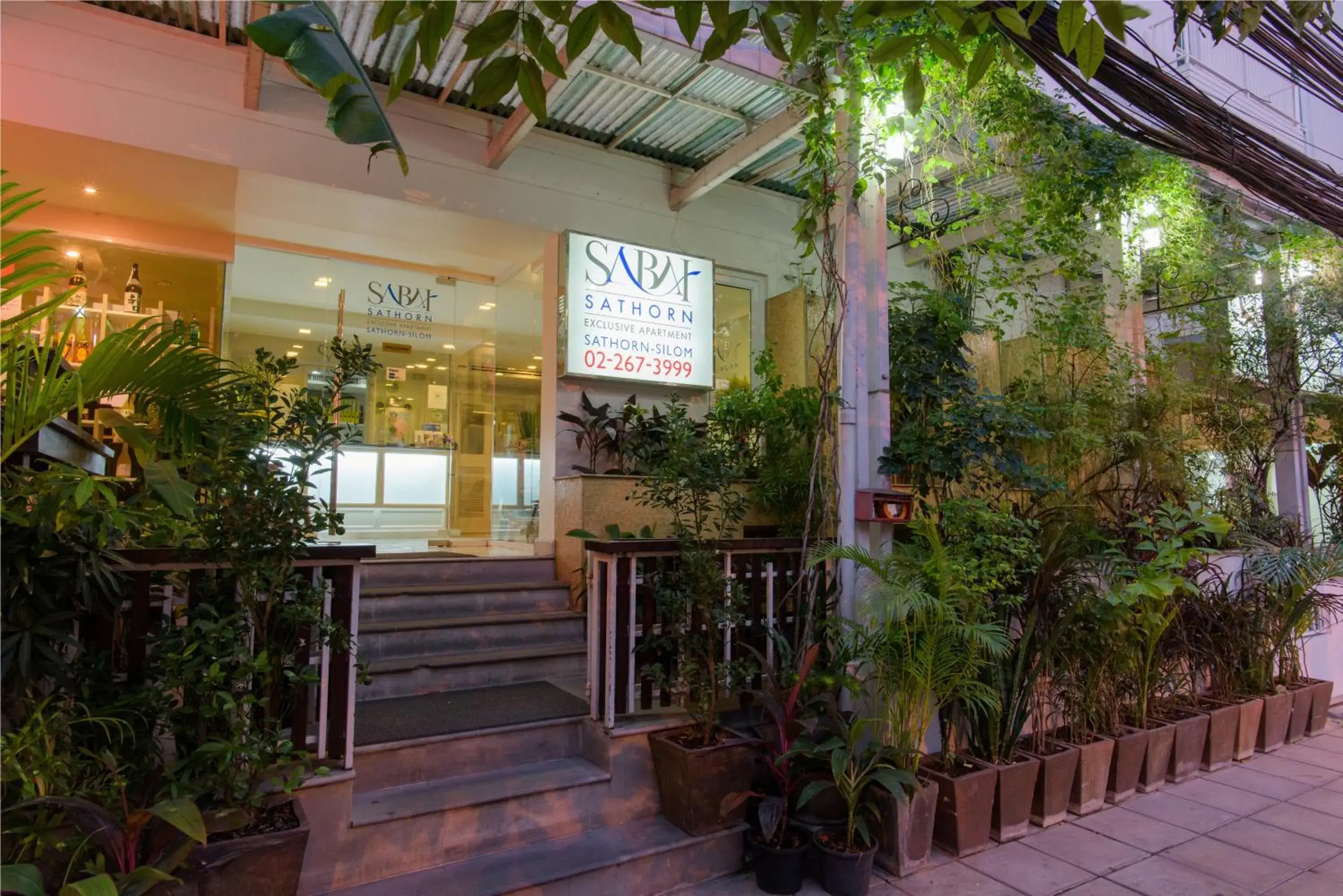 Property building in Sabai Sathorn Service Apartment Property building in Sabai Sathorn Service Apartment