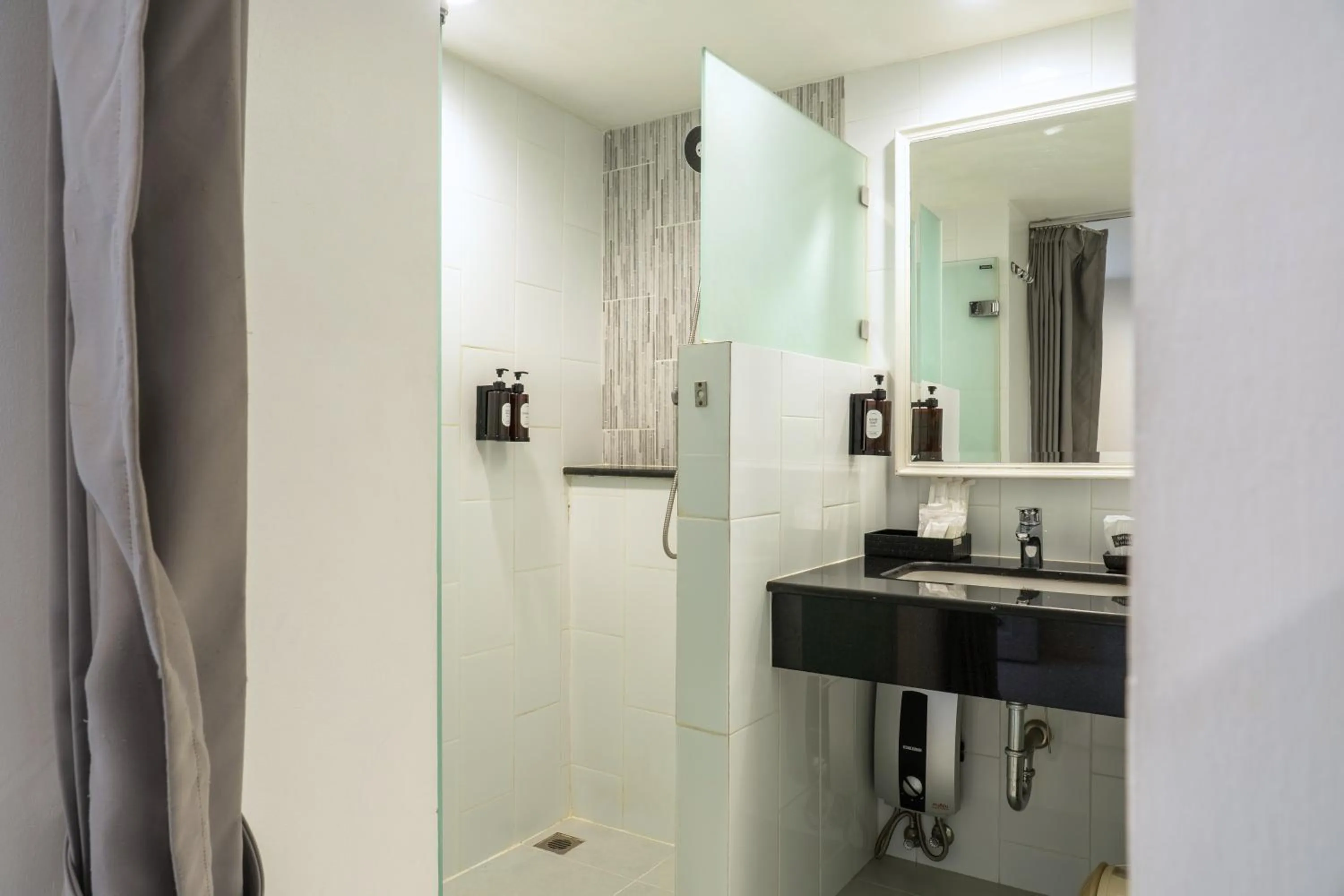 Bathroom in Sabai Sathorn Service Apartment