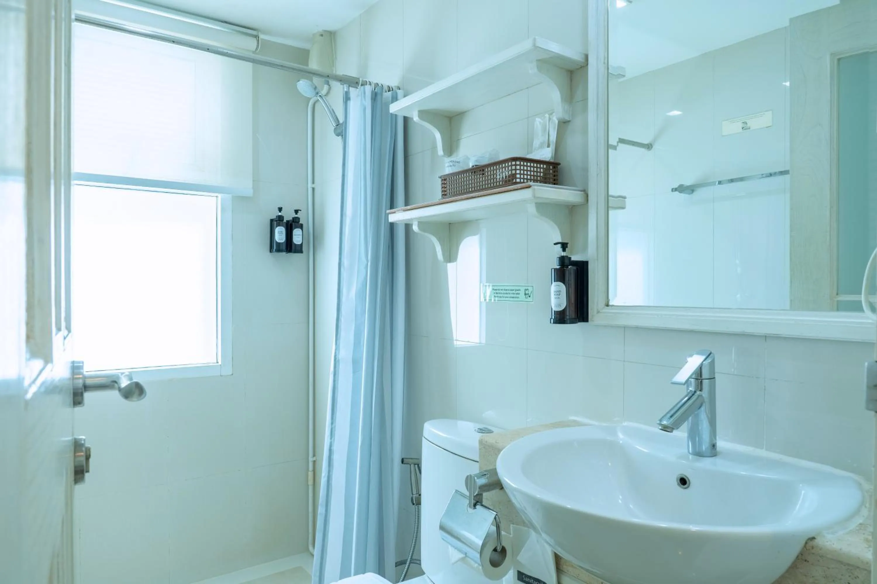 Bathroom in Sabai Sathorn Service Apartment