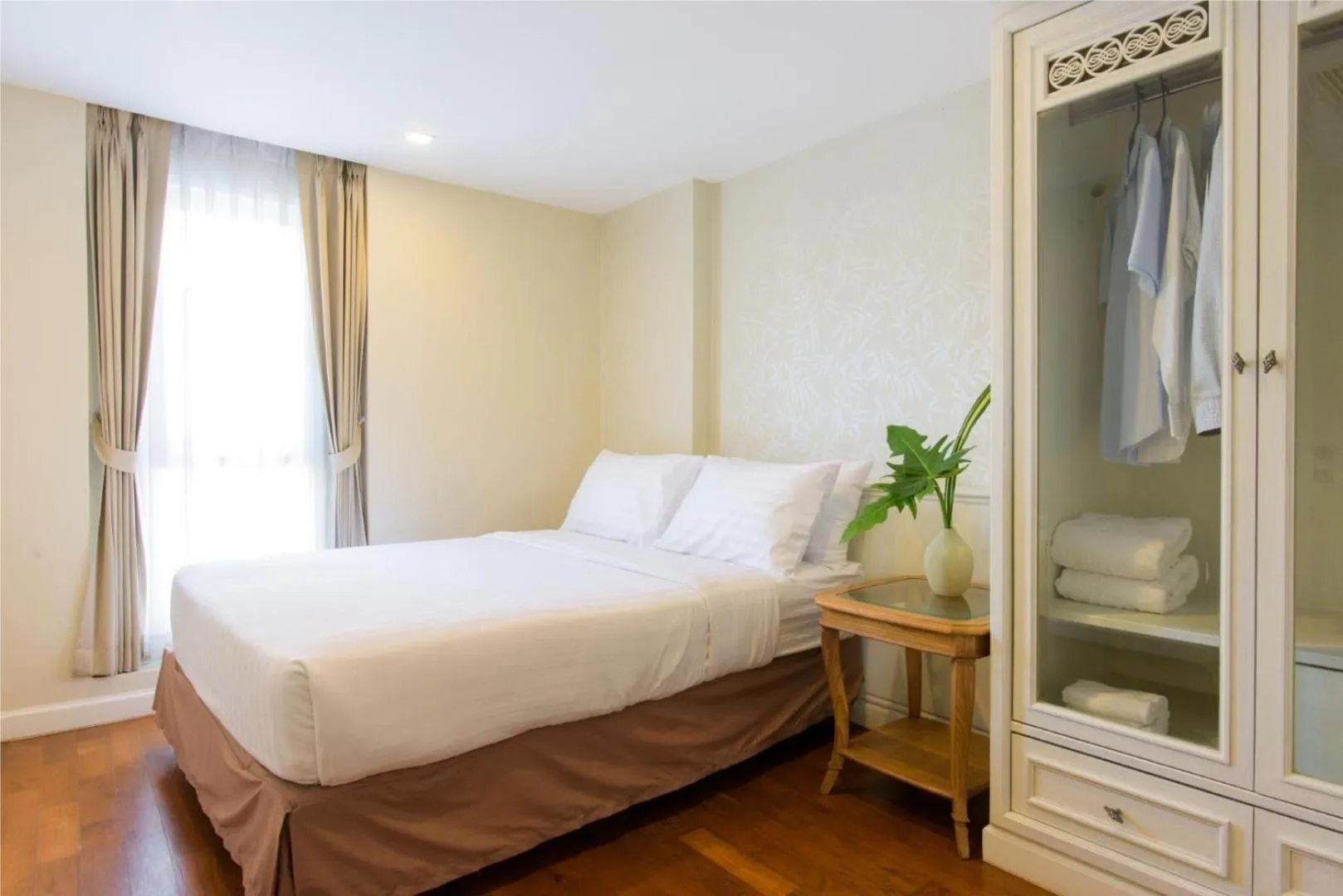 Bedroom, Bed in Sabai Sathorn Service Apartment