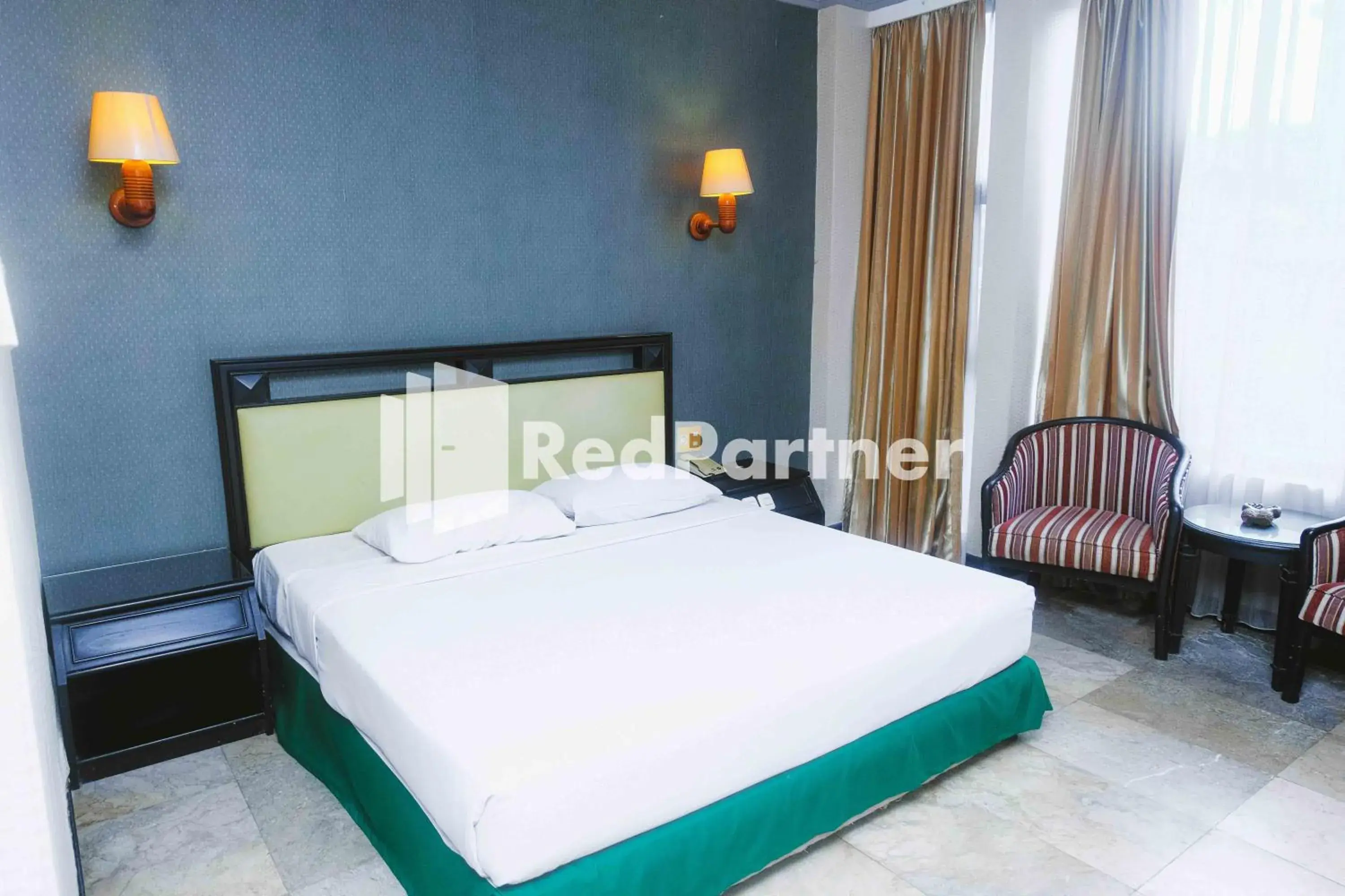 Bedroom, Bed in Hotel Yasmin Makassar RedPartner