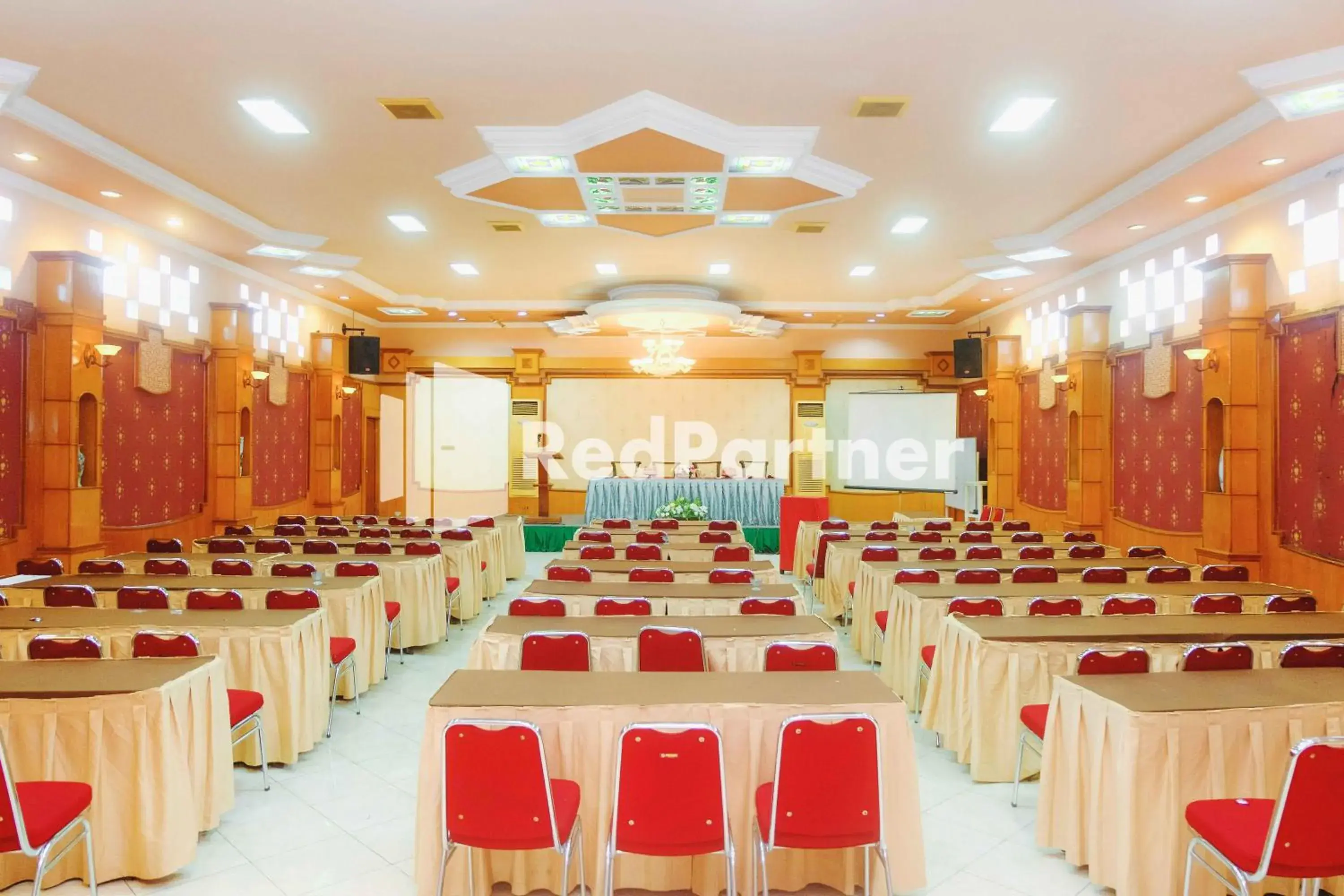 Business facilities, Banquet Facilities in Hotel Yasmin Makassar RedPartner