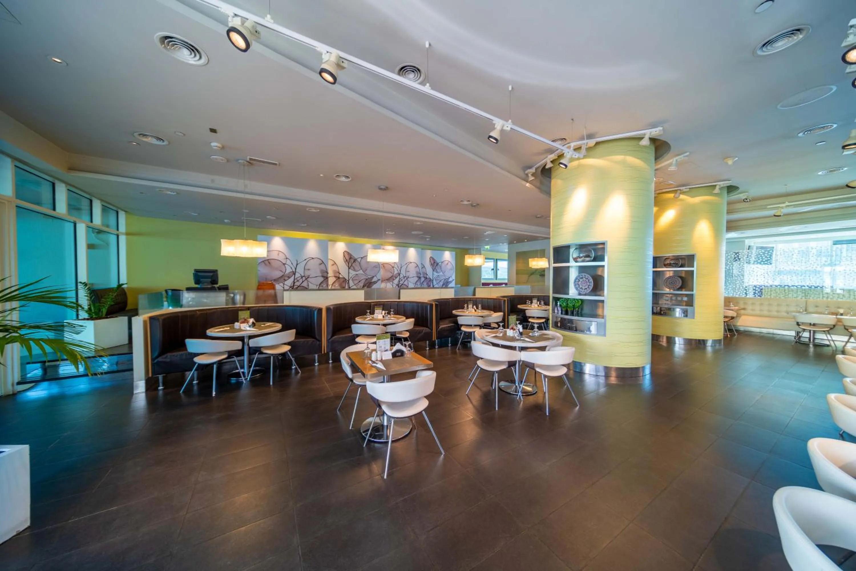 Restaurant/places to eat in Premier Inn Abu Dhabi Capital Centre