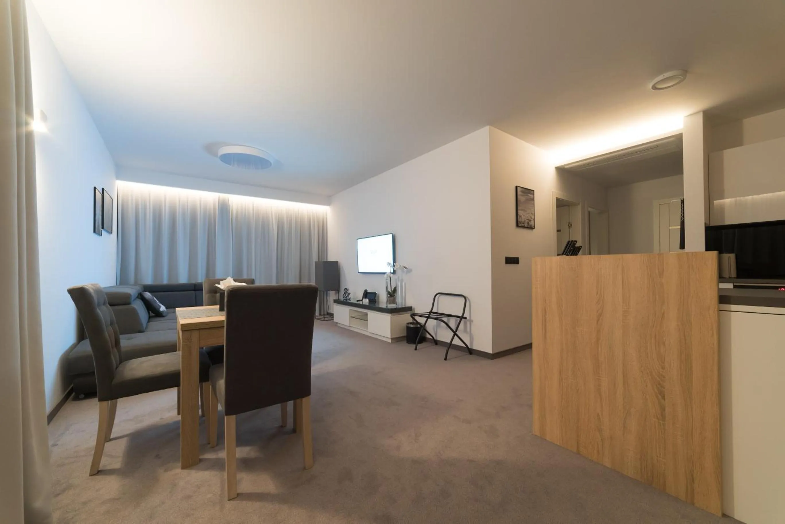 TV and multimedia in Apart-Hotel VIVI RESIDENCE & SPA