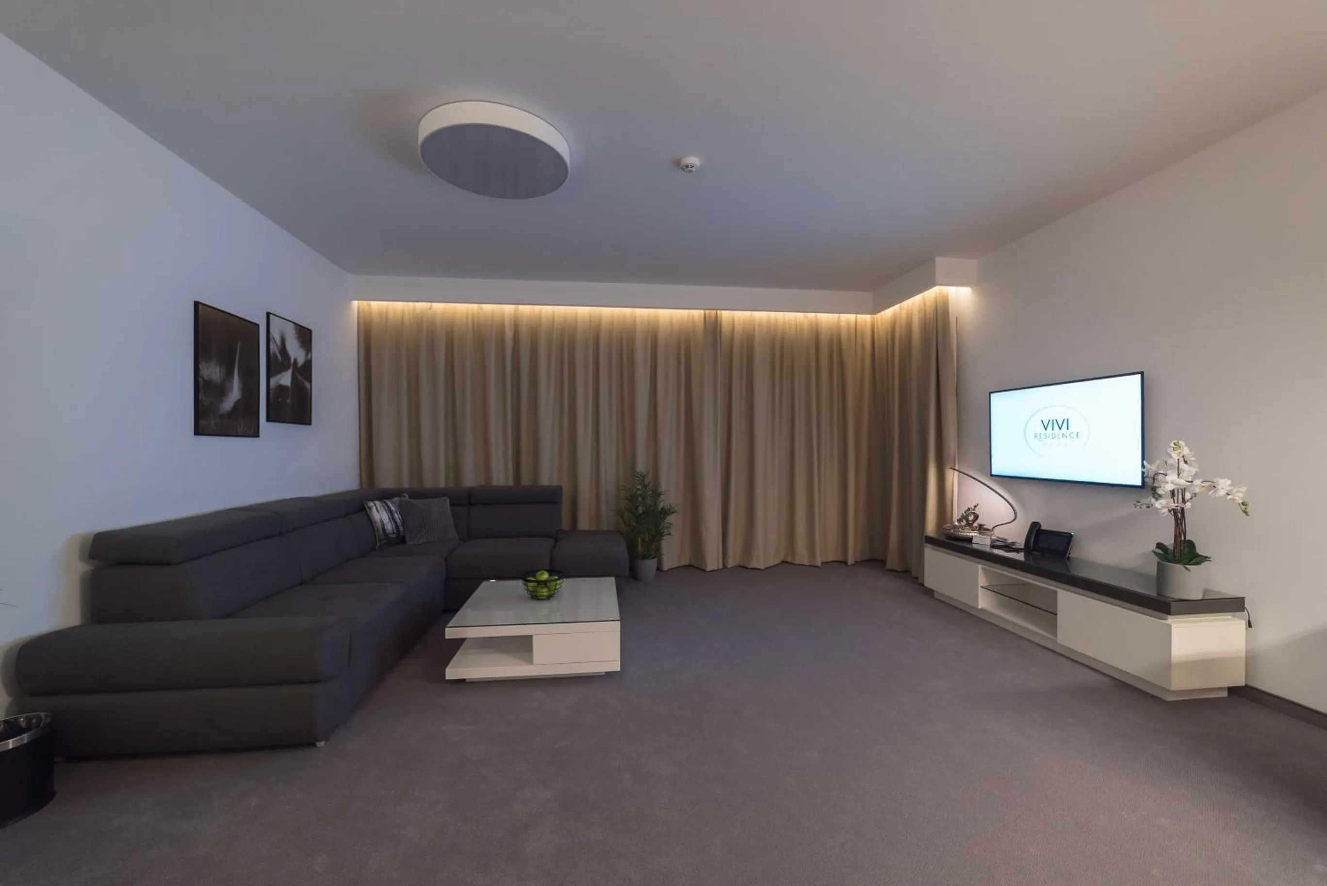 TV and multimedia in Apart-Hotel VIVI RESIDENCE & SPA