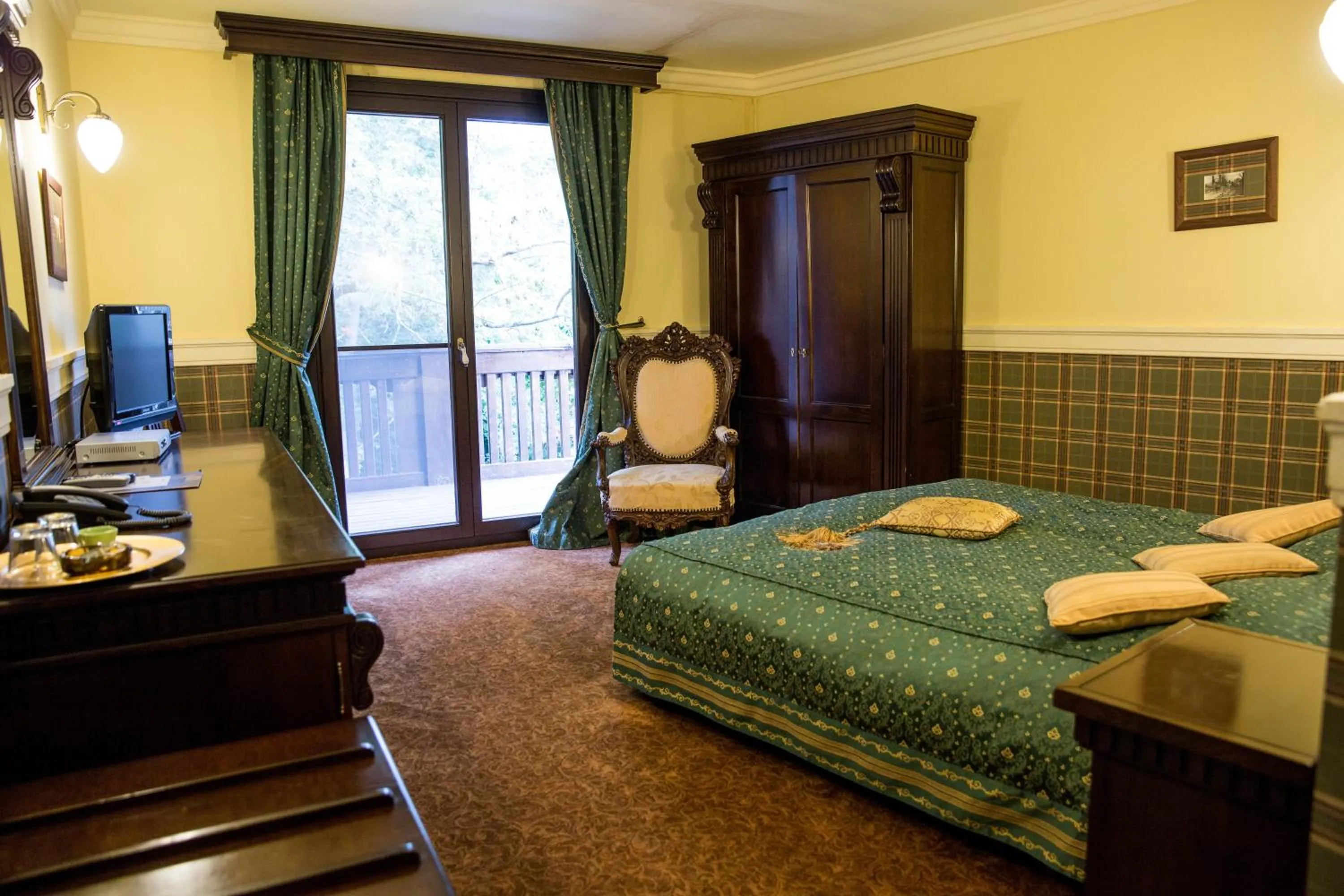 Bed in Hotel Stejarul