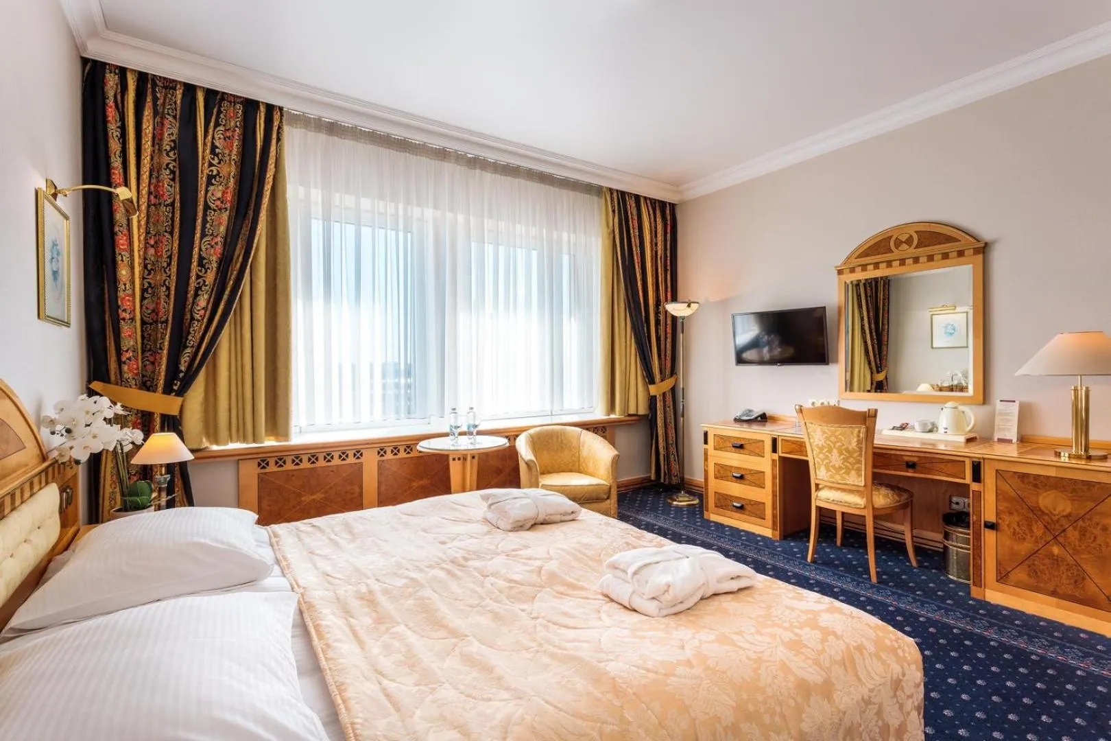 Decorative detail, Bed in Natsionalny Hotel