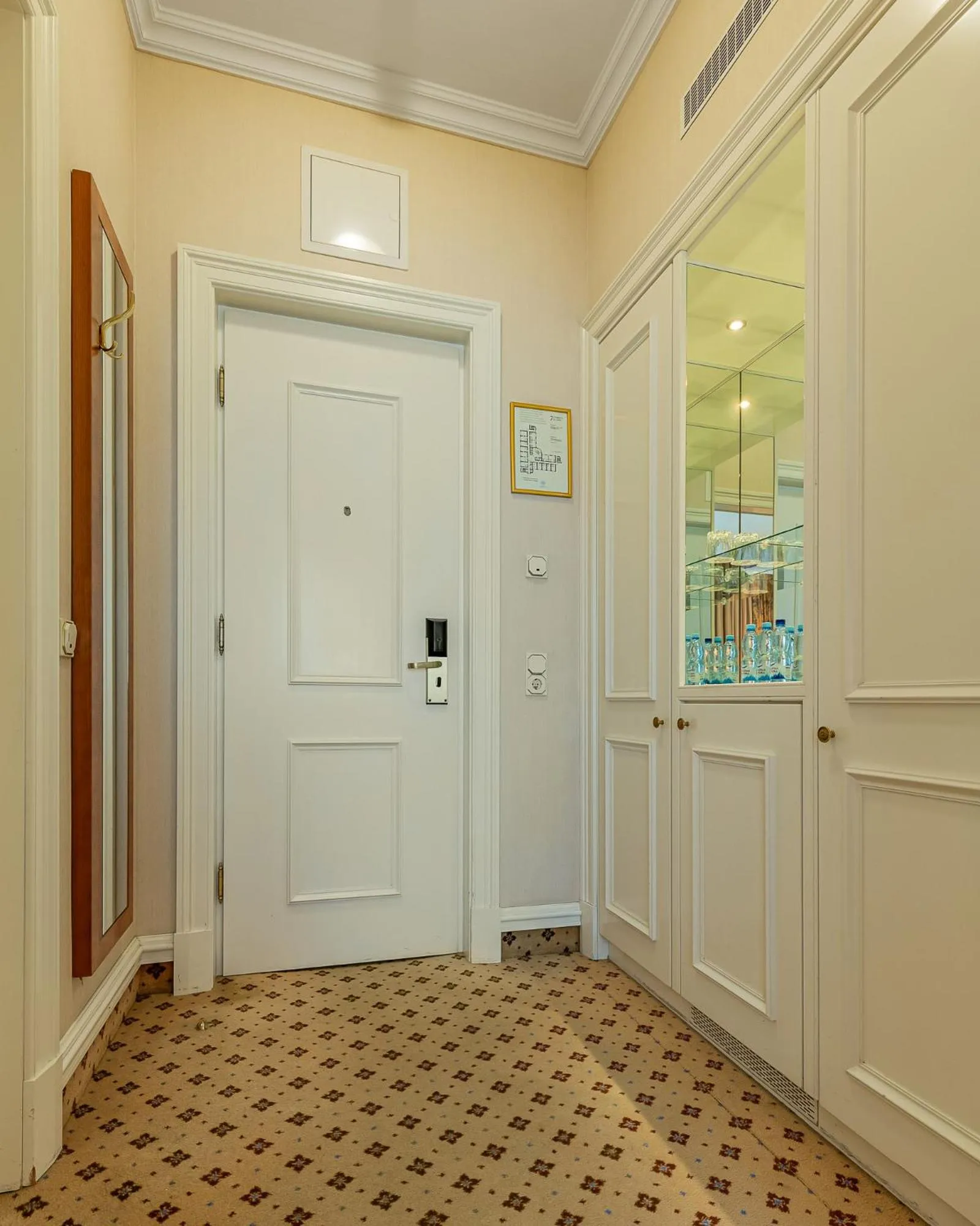 Decorative detail in Natsionalny Hotel