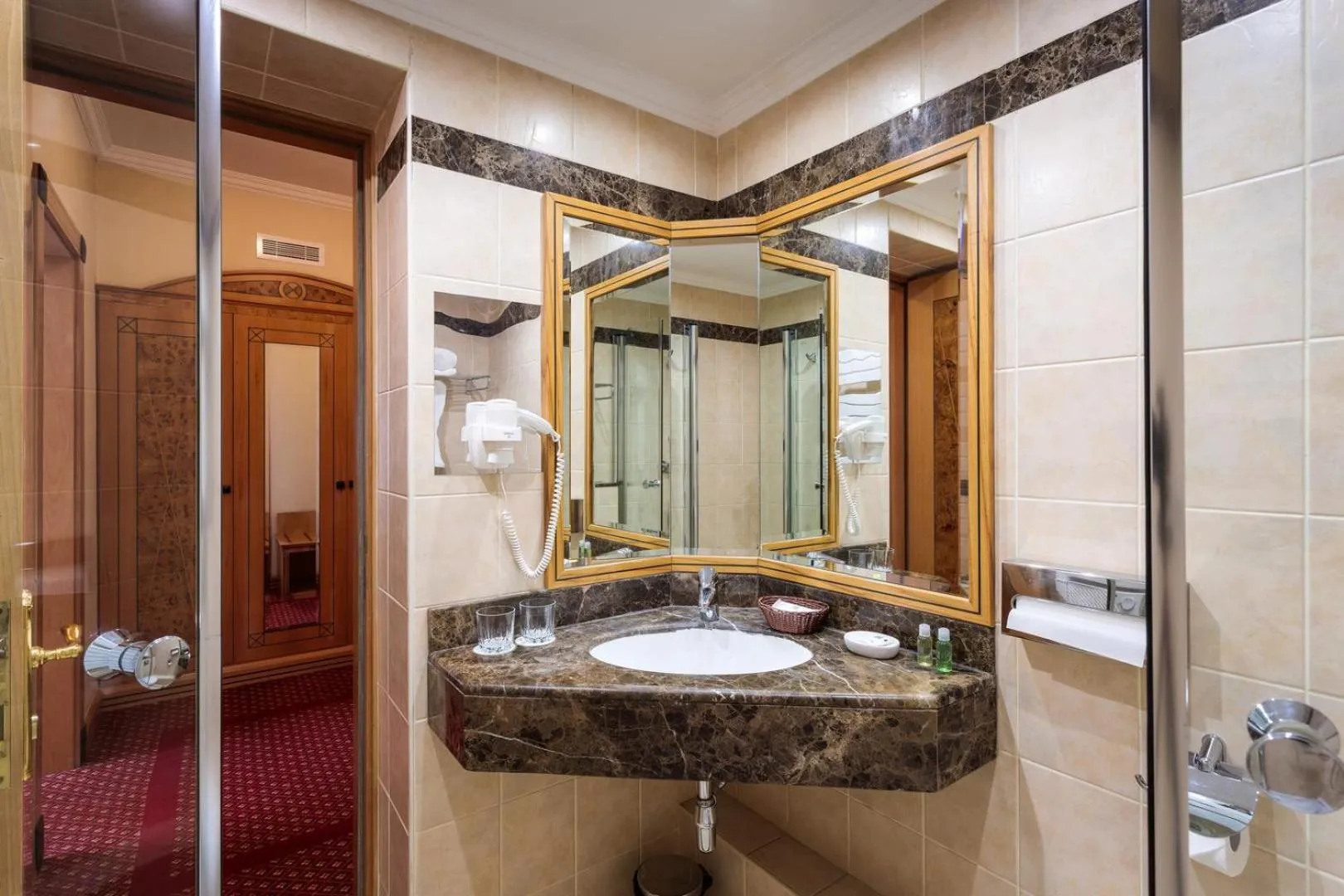 Photo of the whole room in Natsionalny Hotel