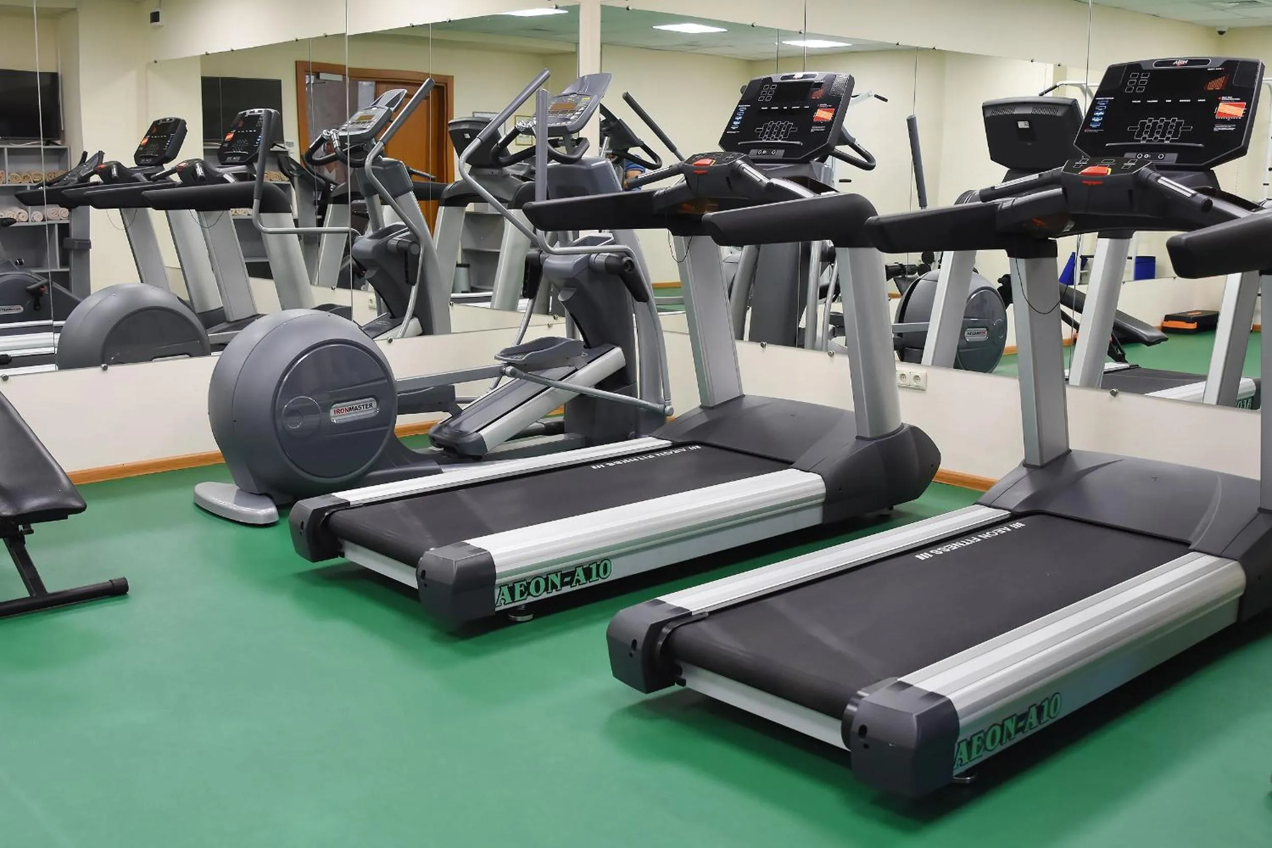 Fitness centre/facilities in Natsionalny Hotel
