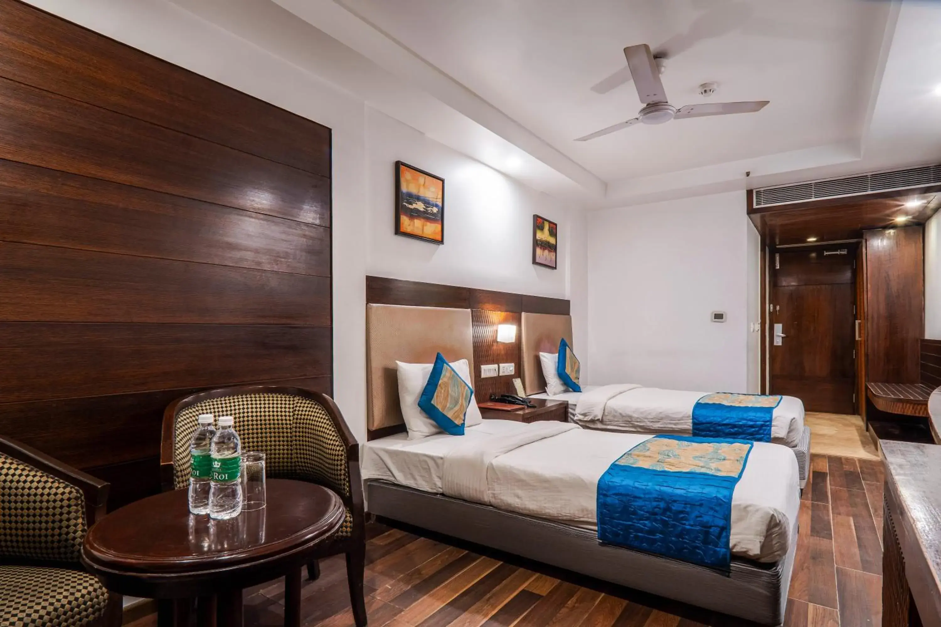 Bed in Hotel Le Roi Near New Delhi Railway Station Bed in Hotel Le Roi Near New Delhi Railway Station