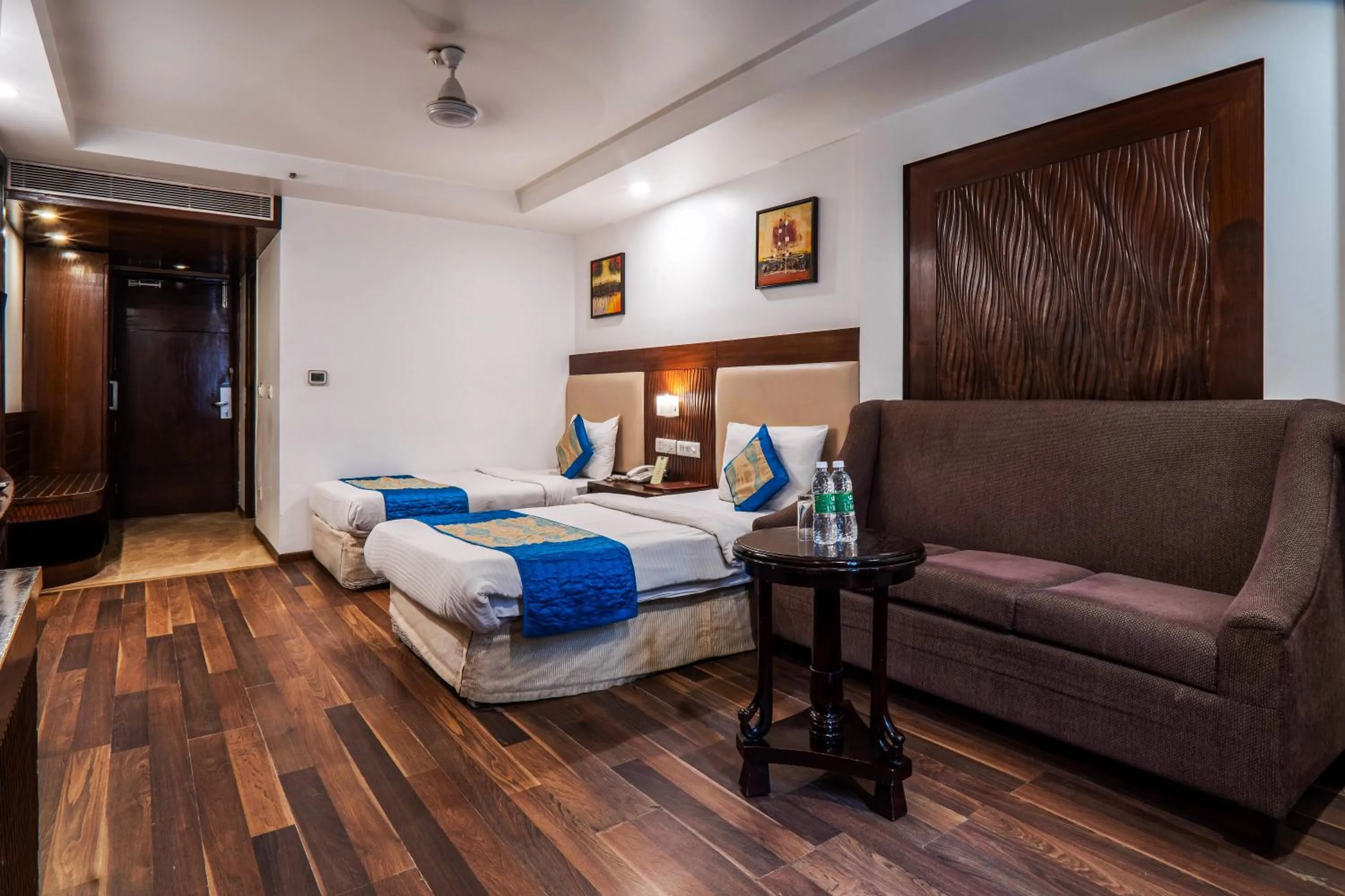 Bed in Hotel Le Roi Near New Delhi Railway Station