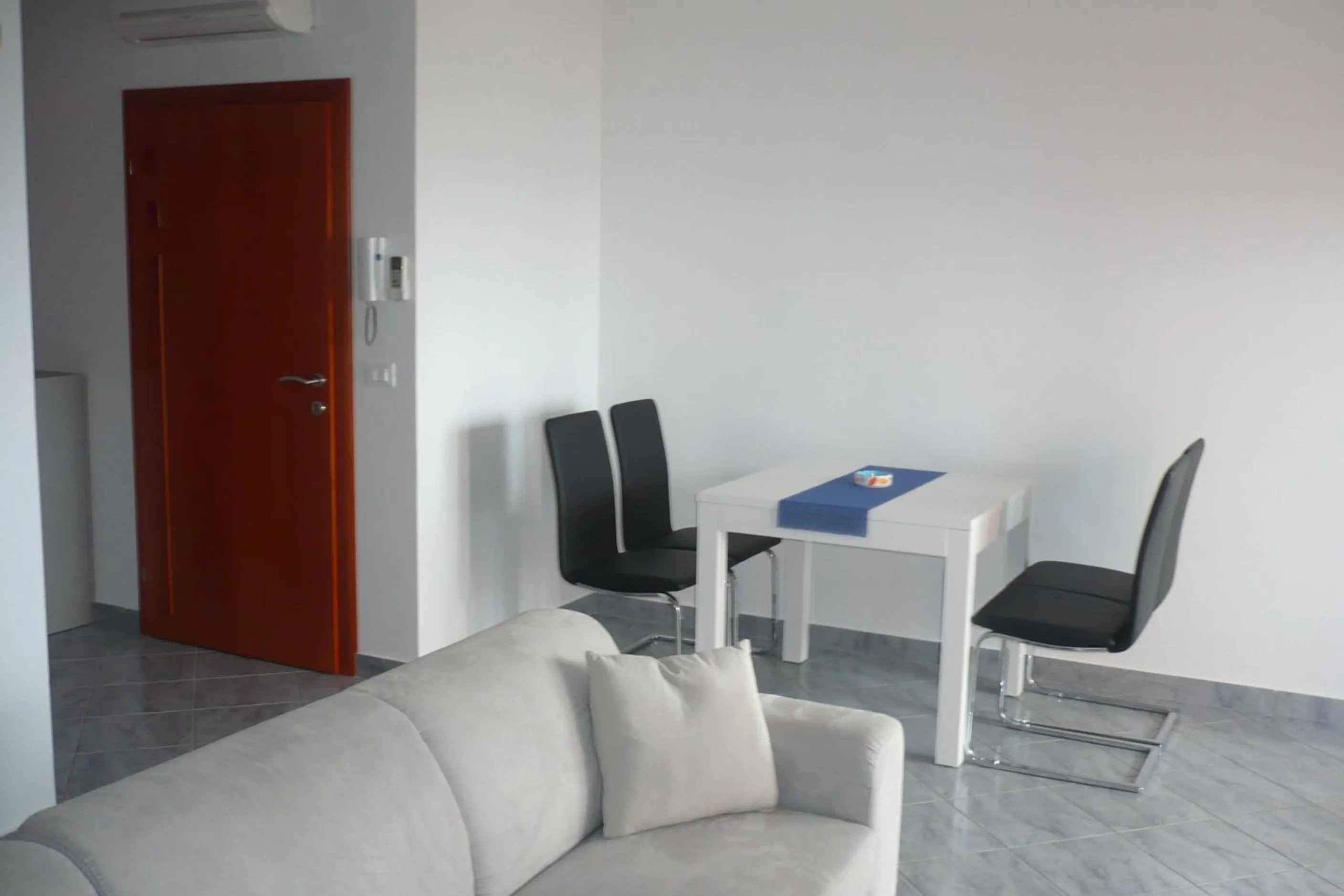 Dining area in Apartments Martina
