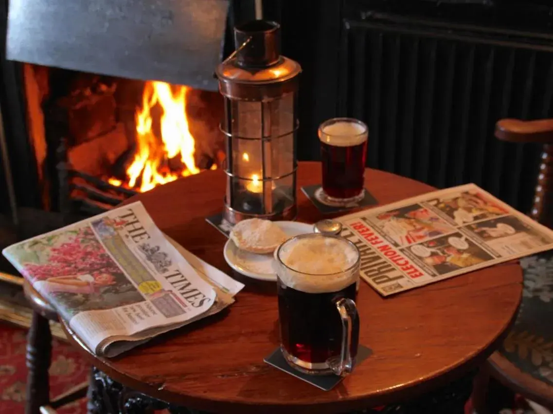 Lounge or bar in Crown and Trumpet Inn Lounge or bar in Crown and Trumpet Inn