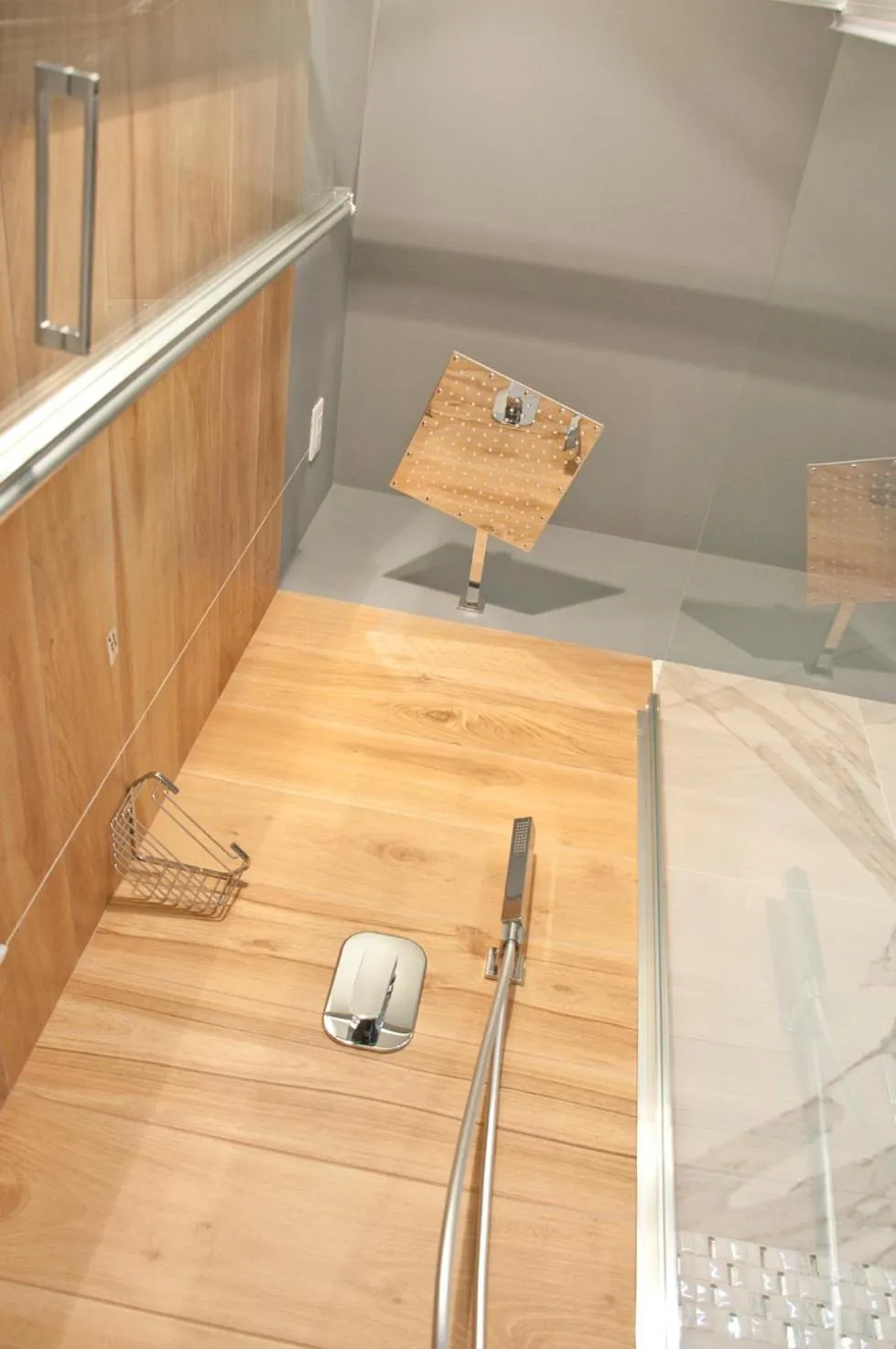 Shower in Ambruosi Village Resort & SPA