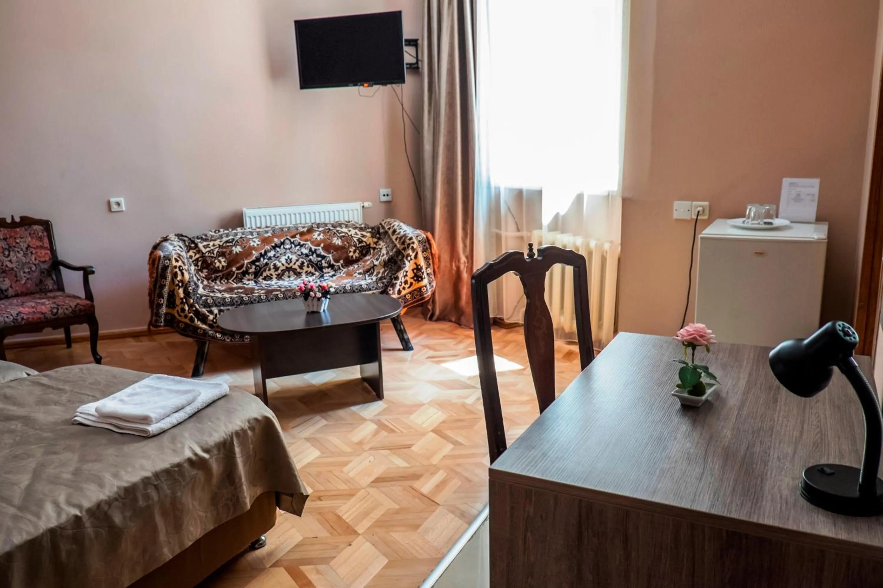 Photo of the whole room, Bed in Georgian House