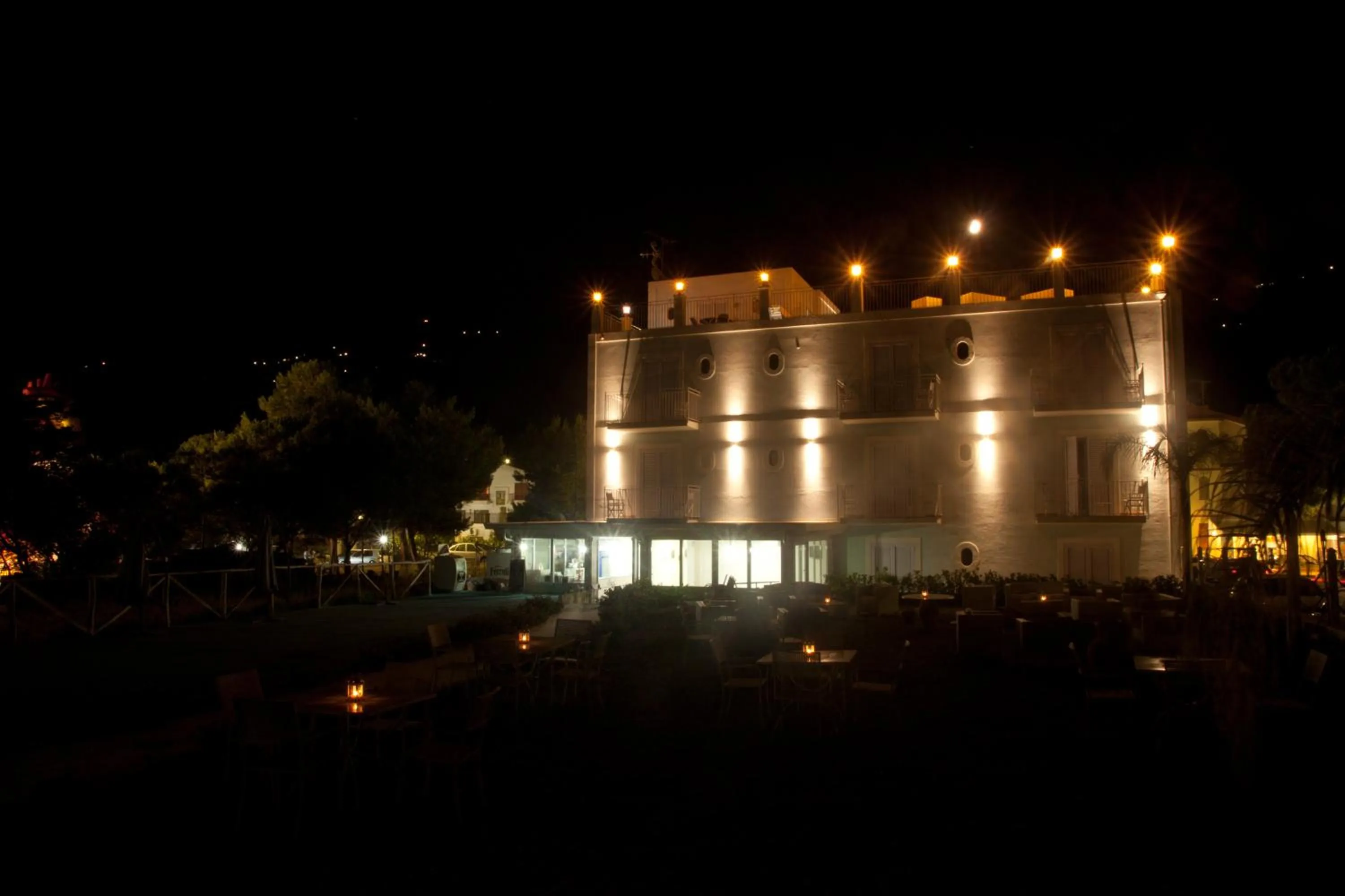 Facade/entrance in Yachting Club Mare