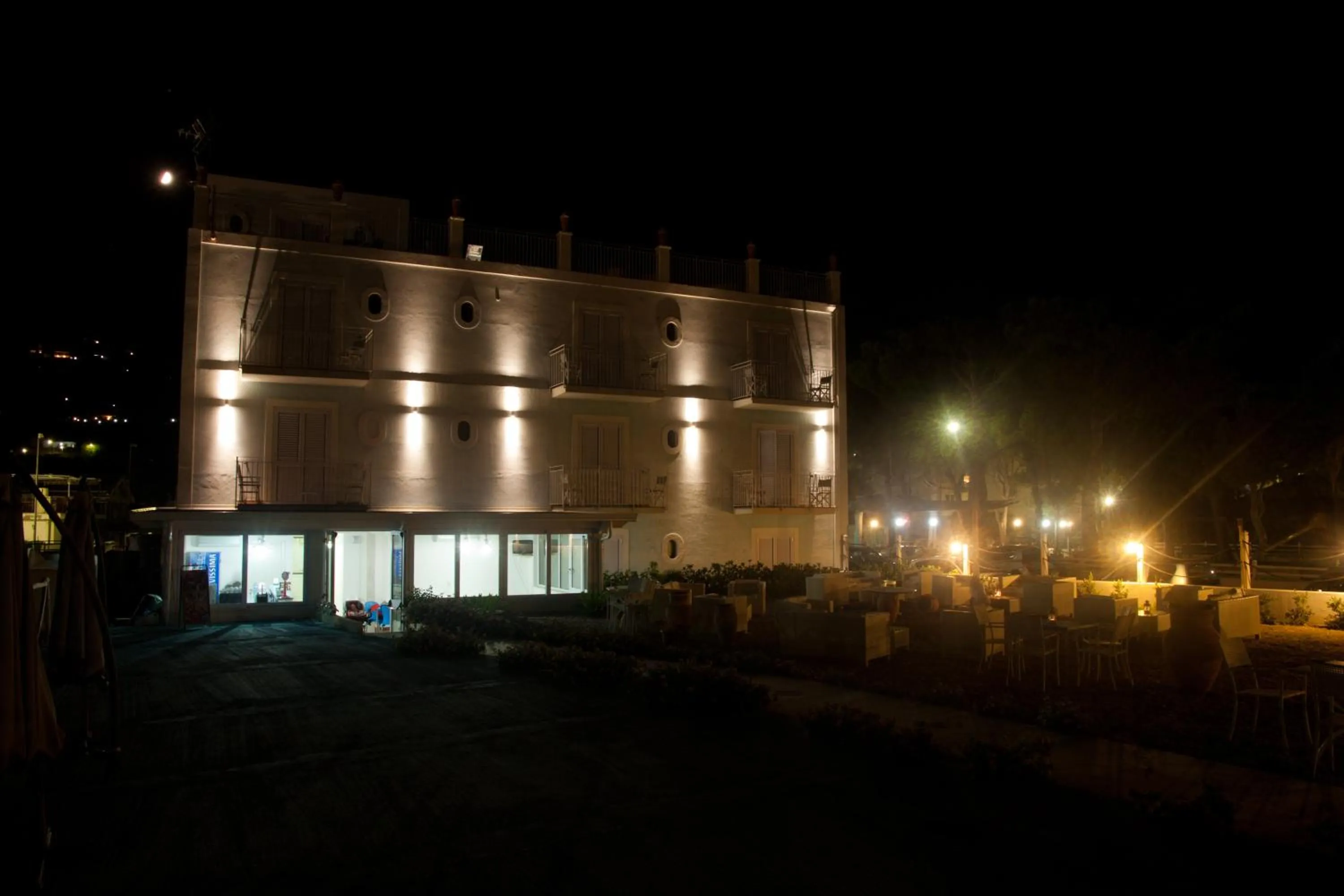 Facade/entrance in Yachting Club Mare