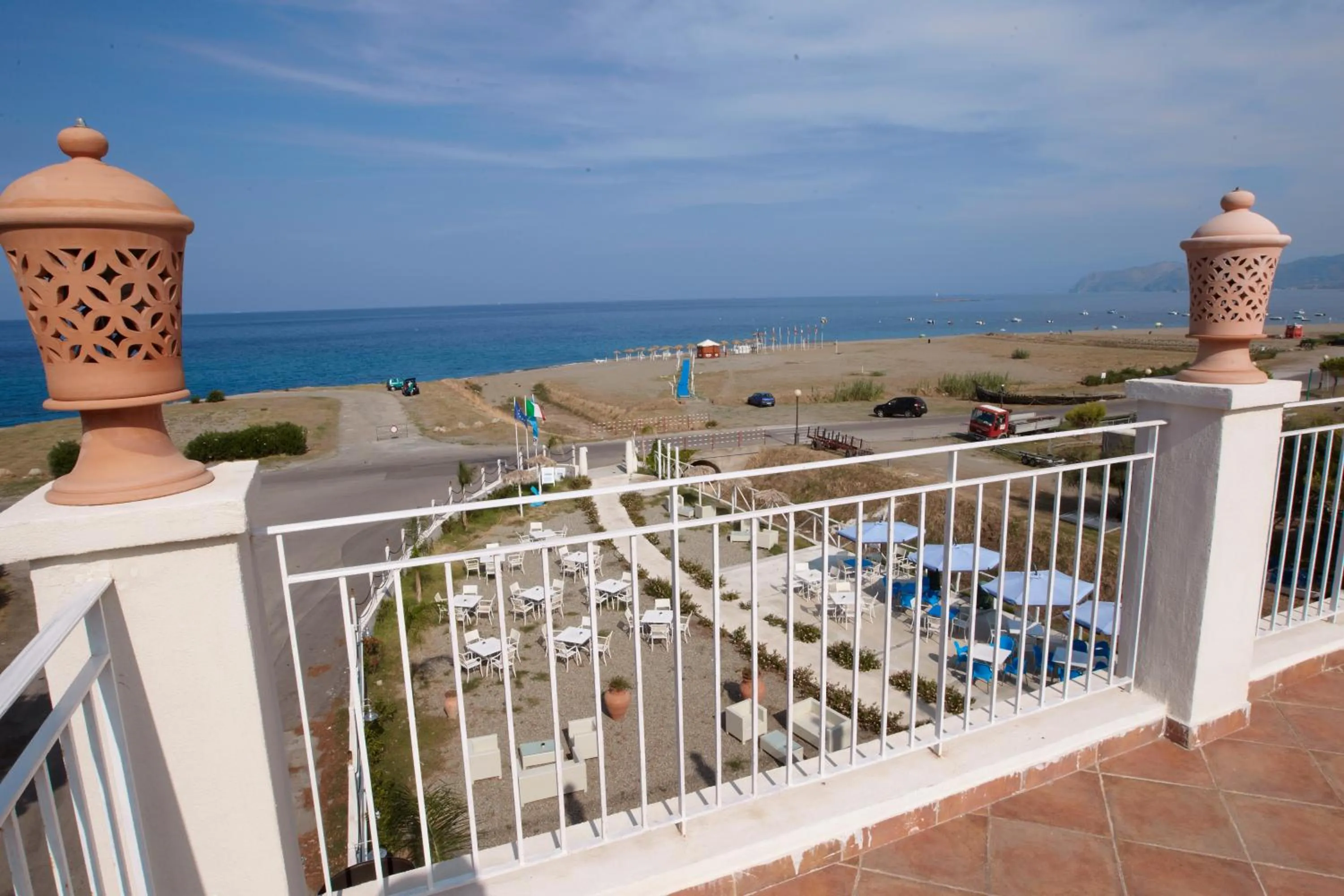Facade/entrance in Yachting Club Mare