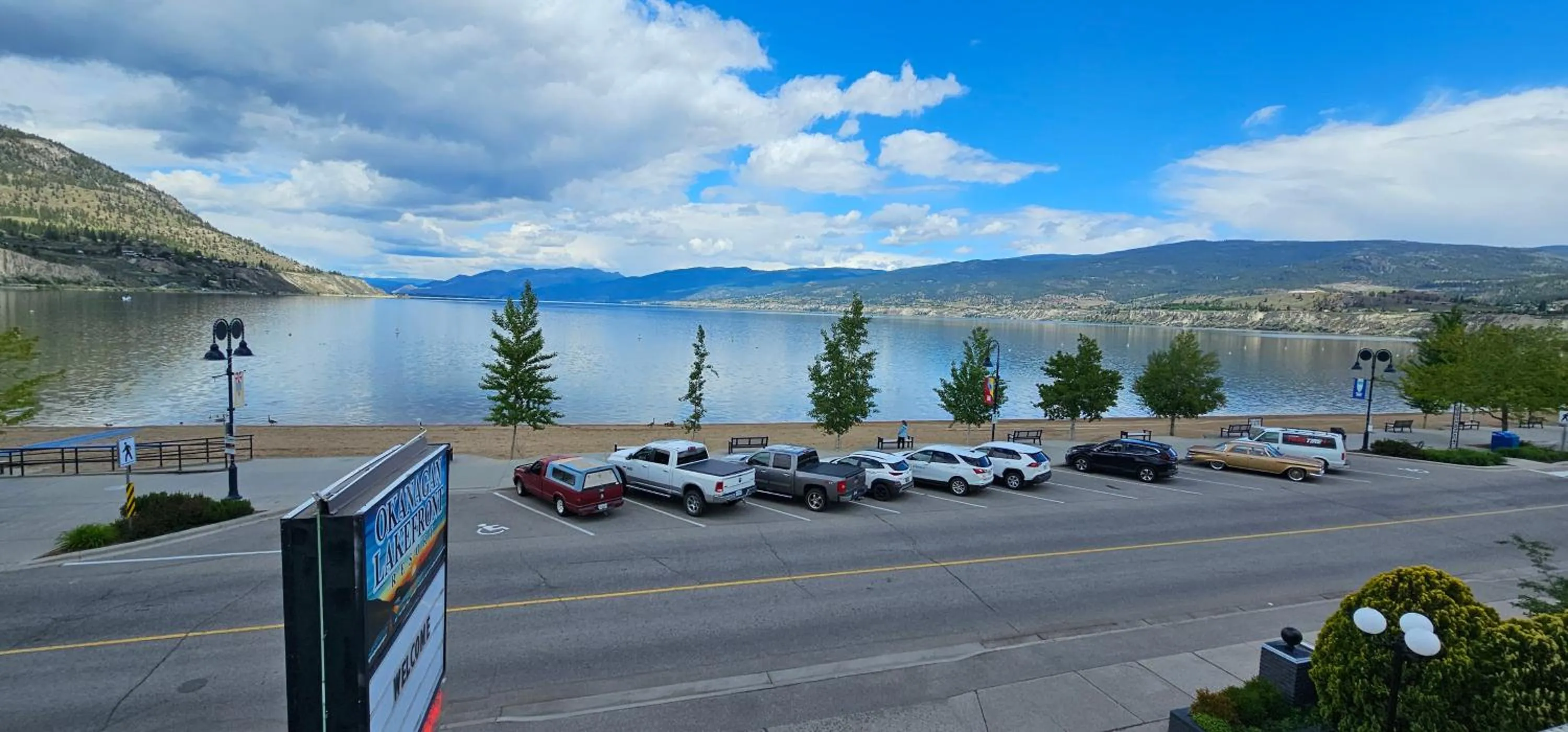 Property building in Okanagan Lakefront Resort