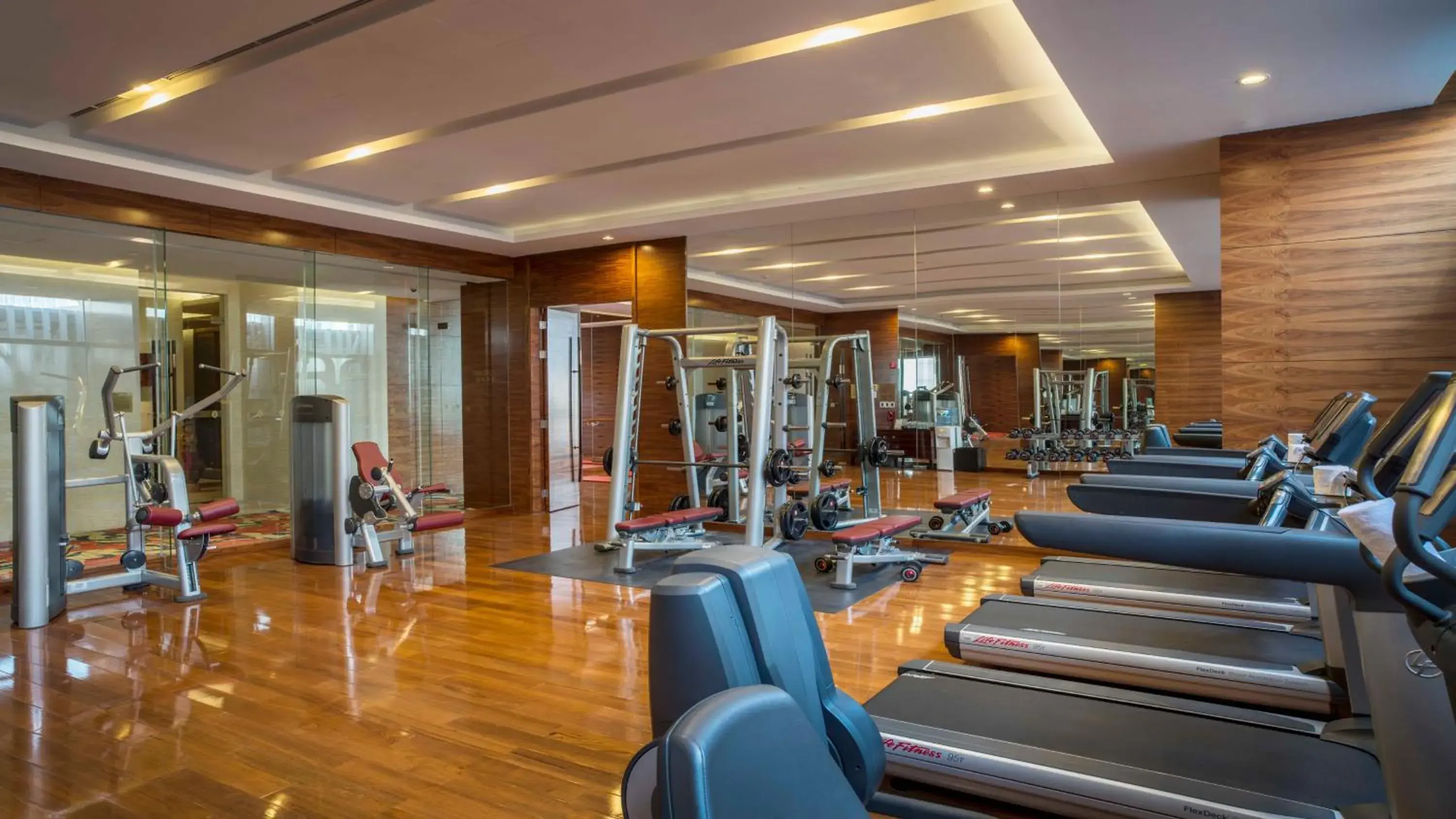 Fitness centre/facilities in InterContinental Tangshan by IHG Fitness centre/facilities in InterContinental Tangshan by IHG