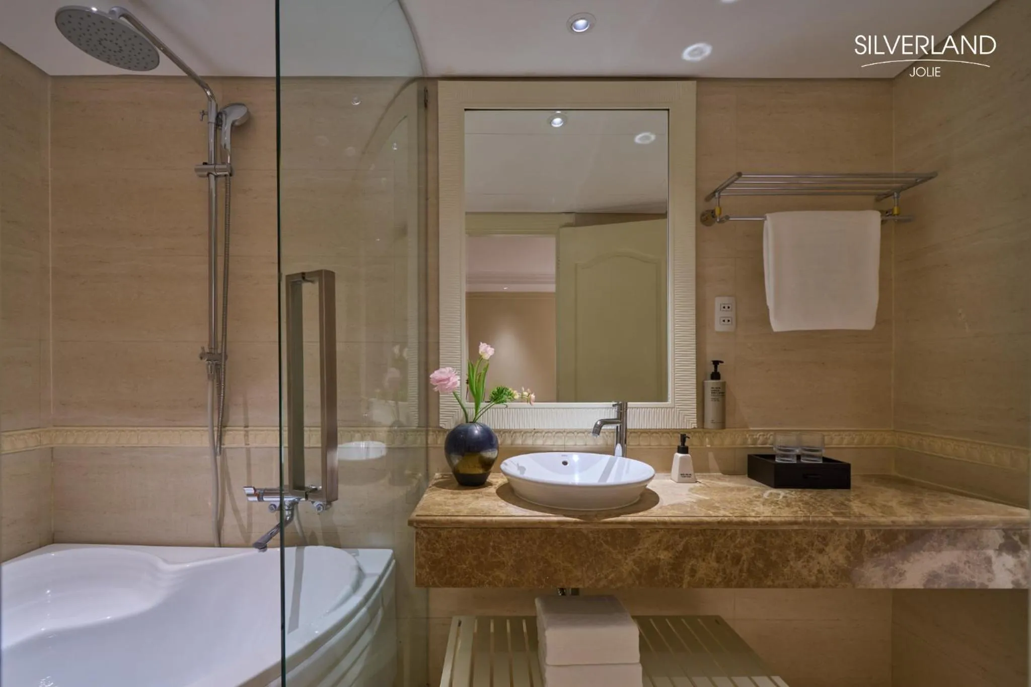 Bathroom in Silverland Jolie Hotel