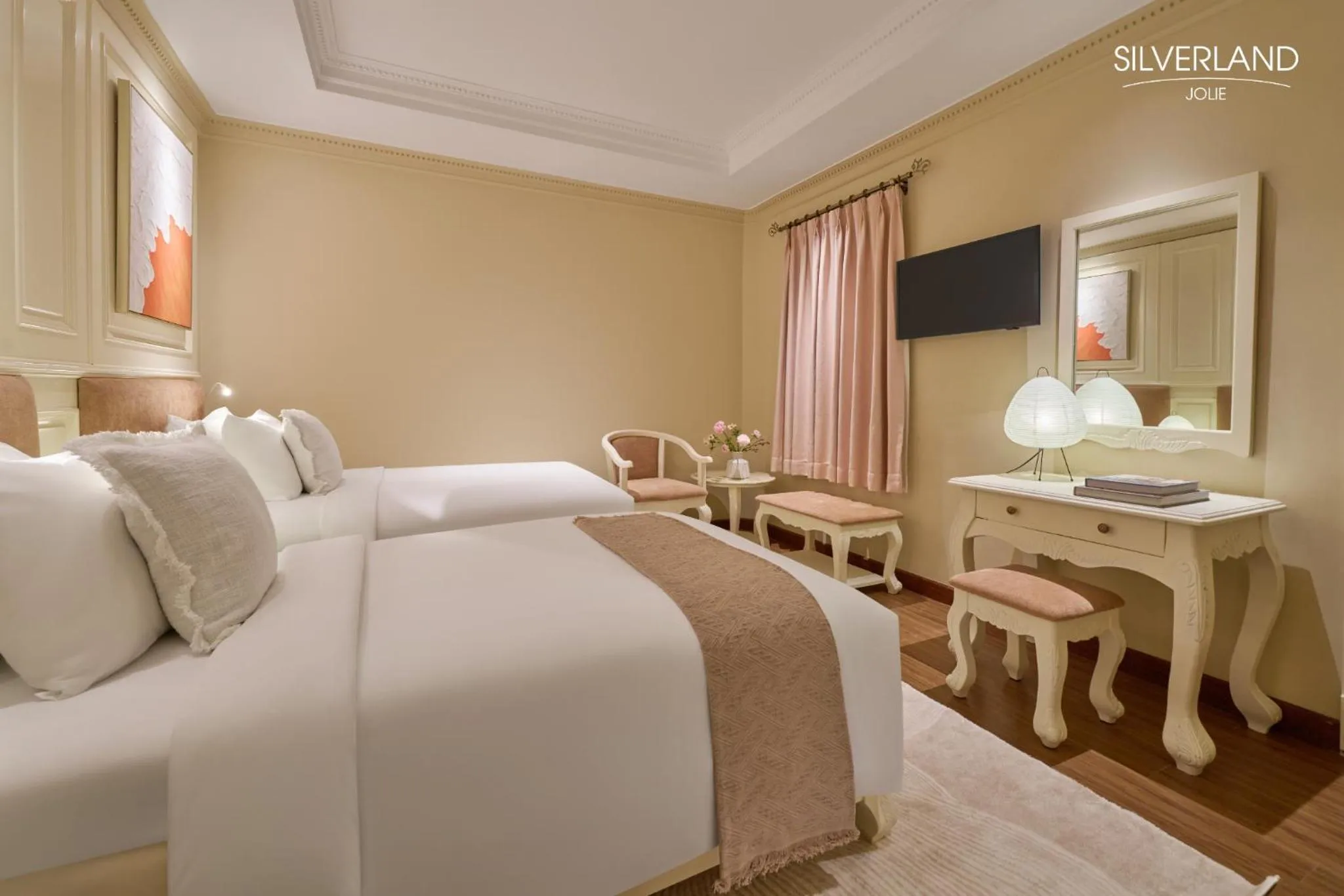 Photo of the whole room, Bed in Silverland Jolie Hotel