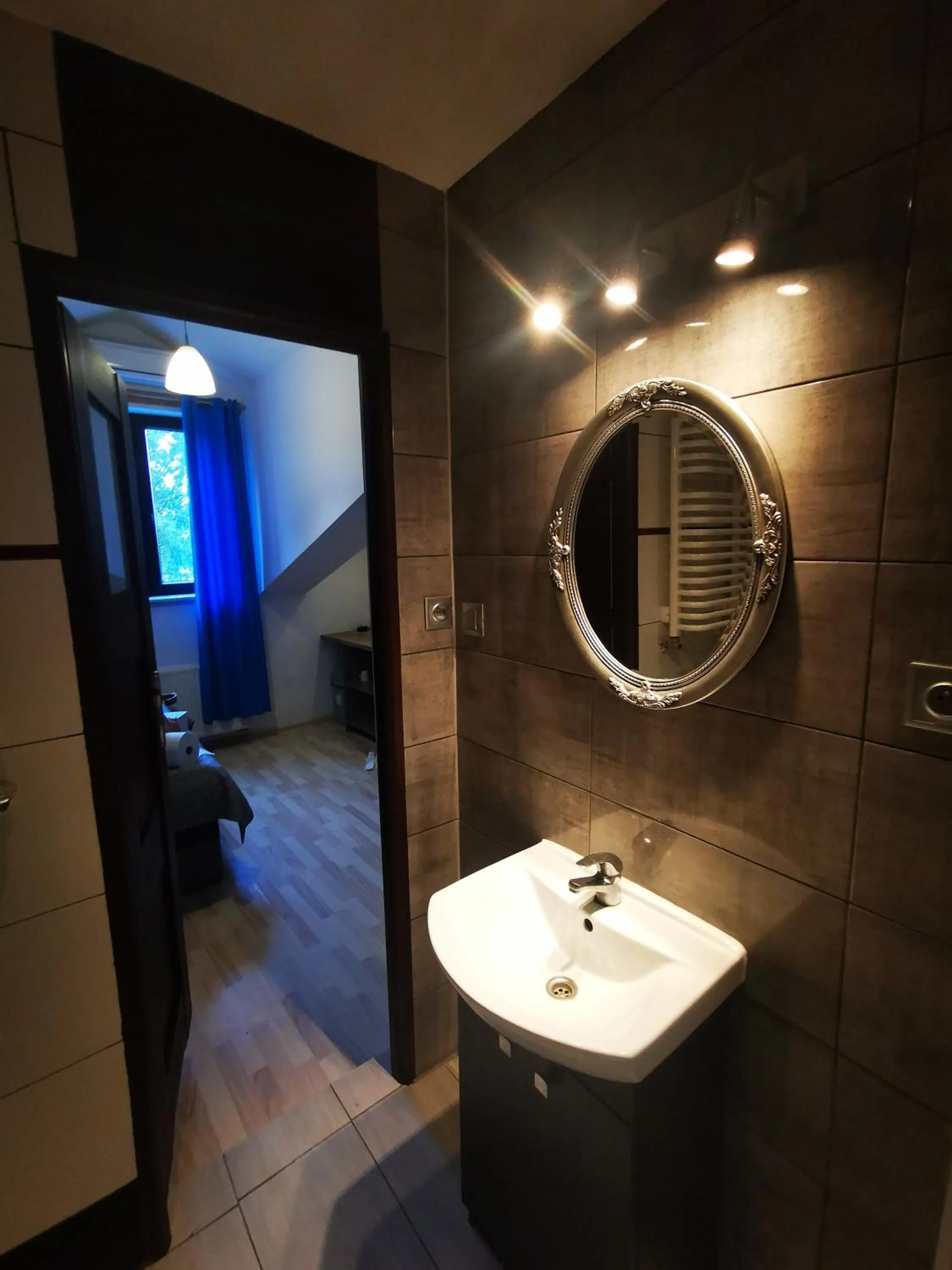 Bathroom in Station Apartments Katowa 11