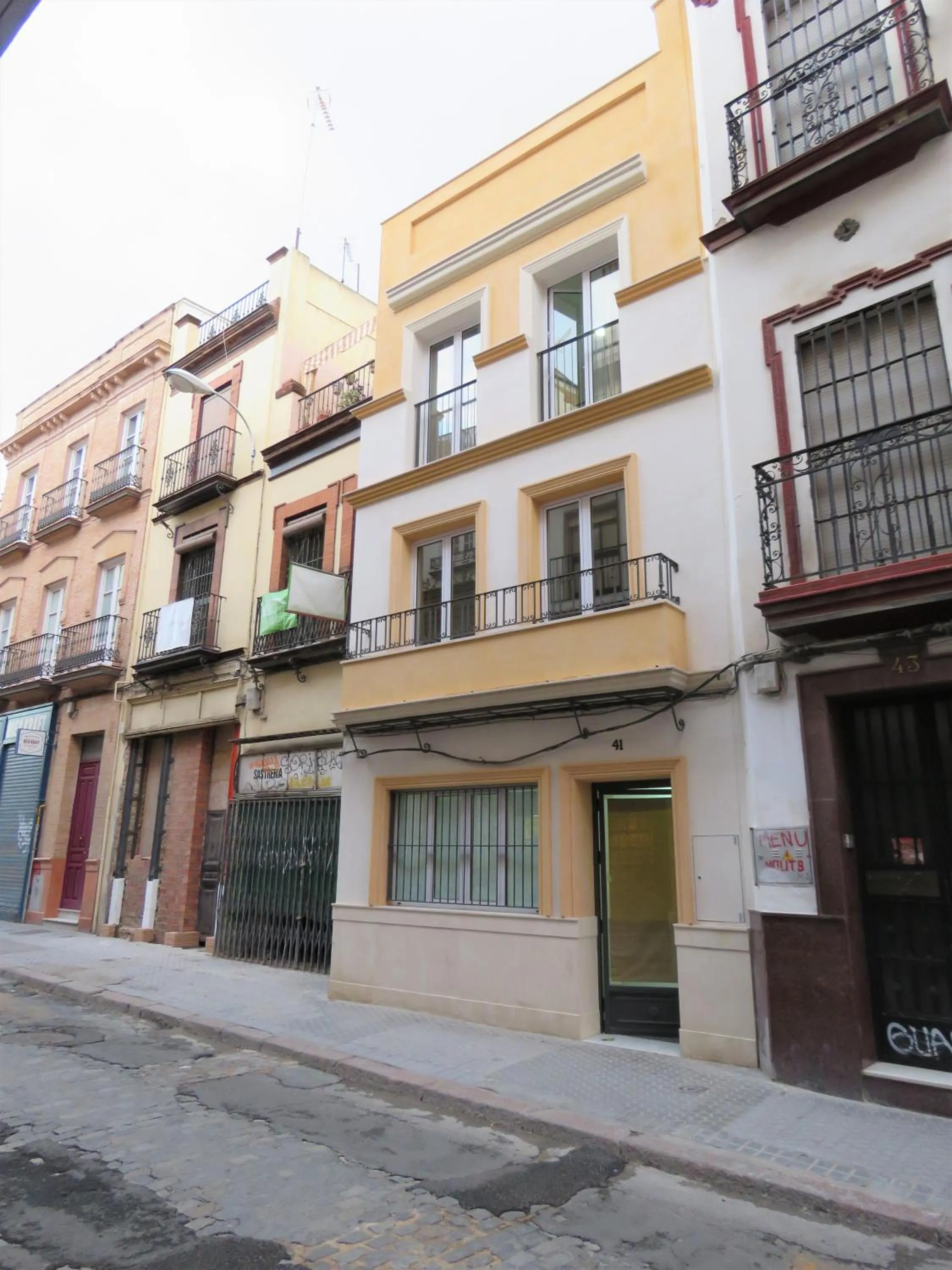 Facade/entrance in Living Sevilla Apartments Hércules