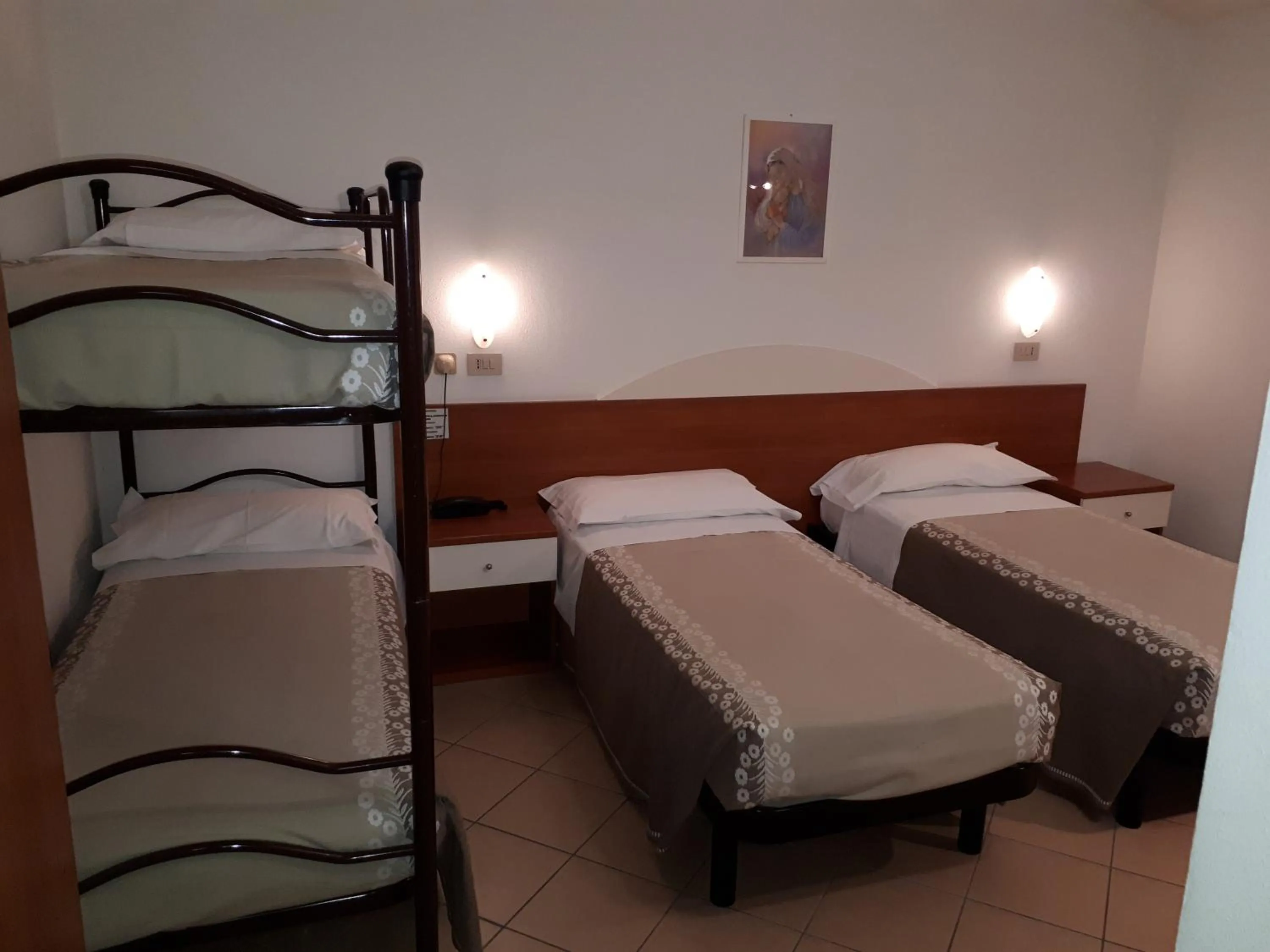 bunk bed in Hotel Ciclamino