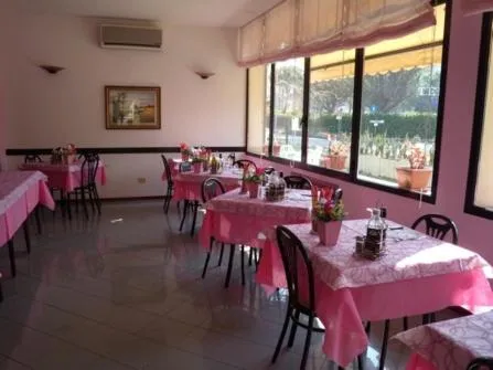 Restaurant/places to eat in Hotel Ciclamino
